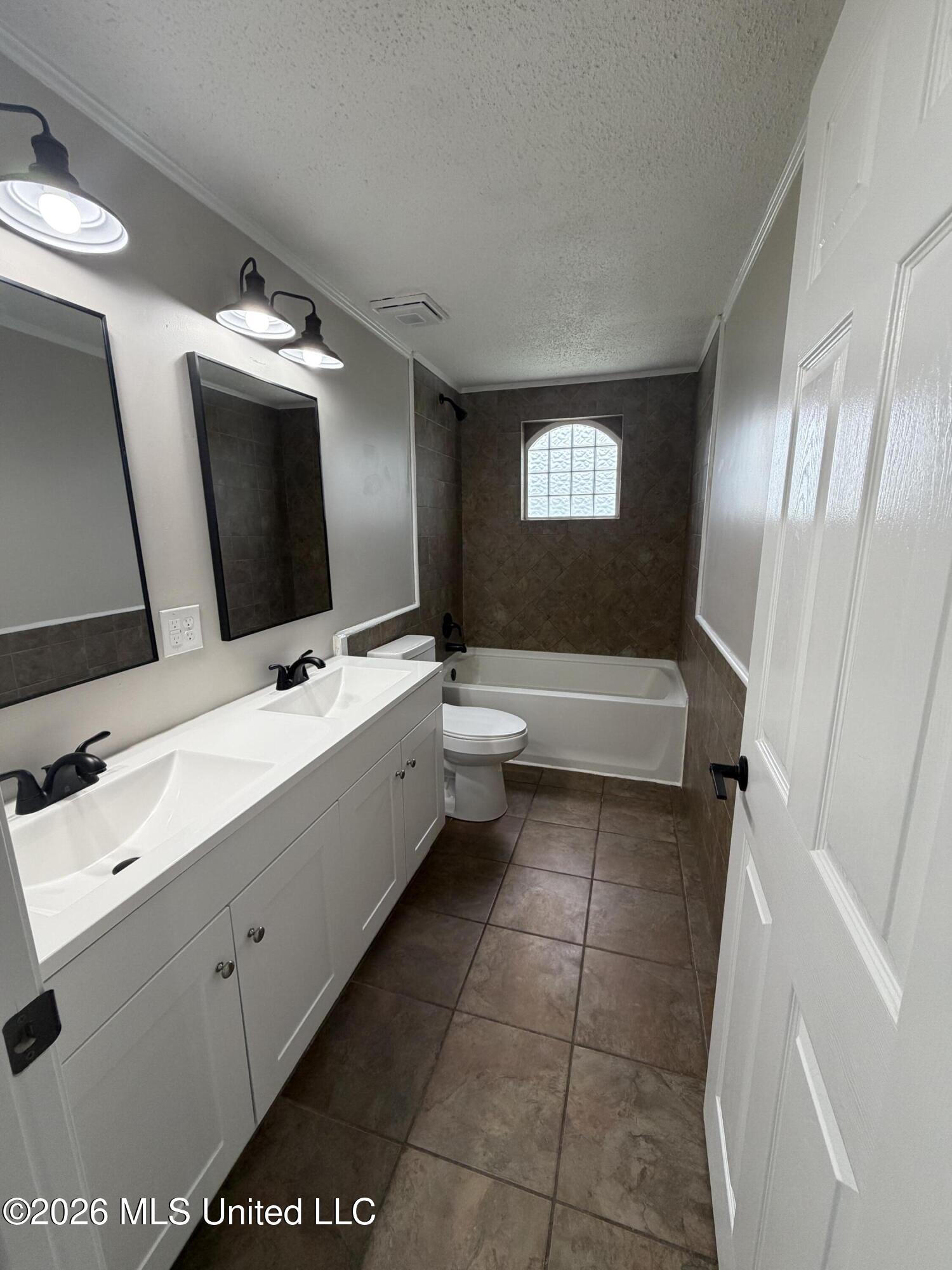 120 Main Street Property Photo 25
