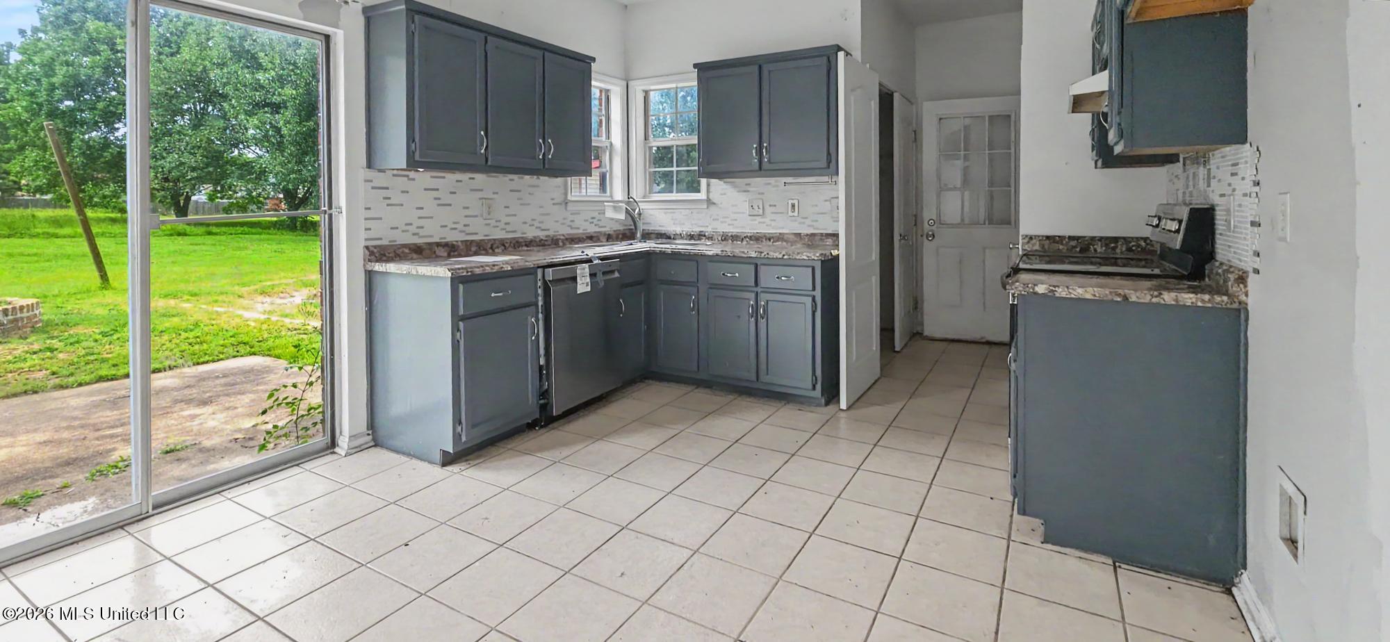 2870 Windsor Cove Property Photo 7