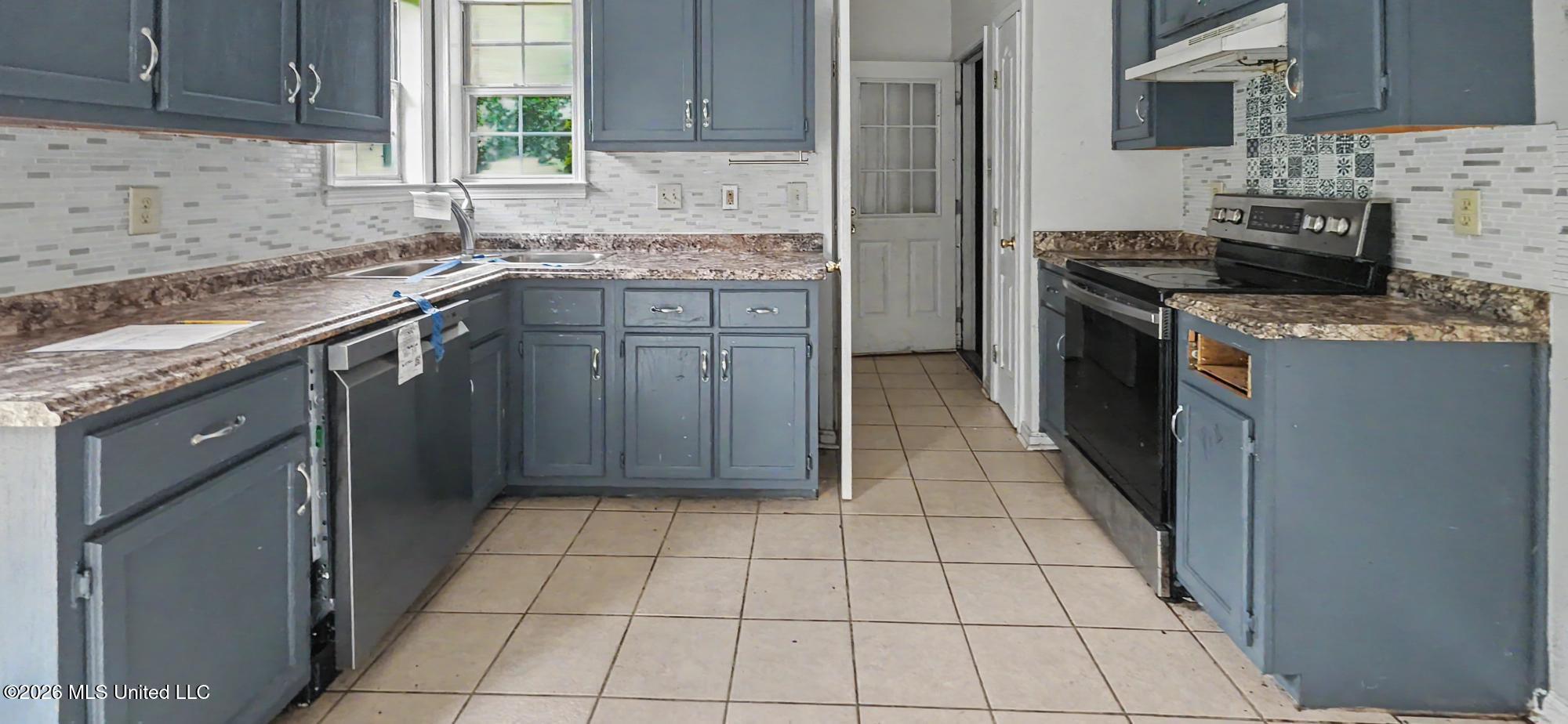 2870 Windsor Cove Property Photo 8