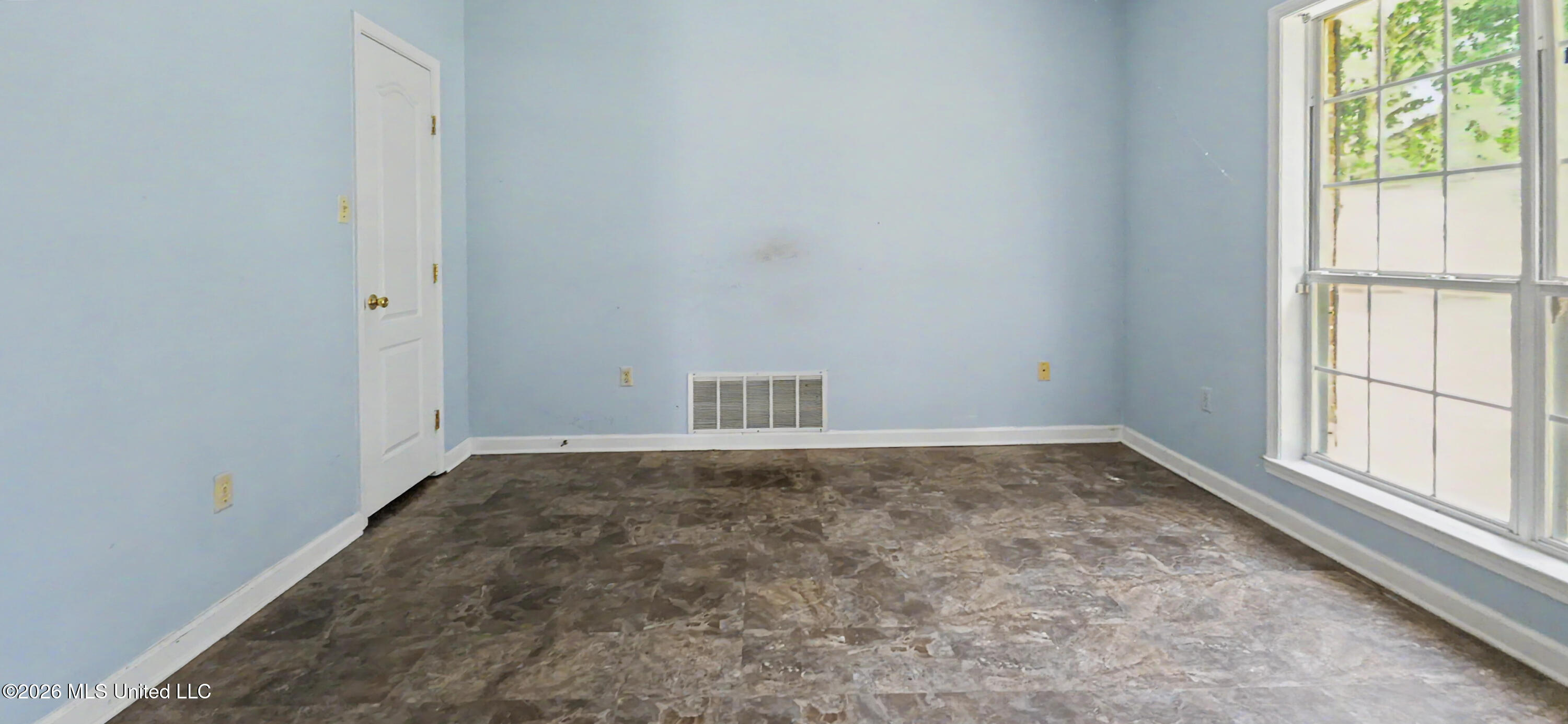 2870 Windsor Cove Property Photo 10