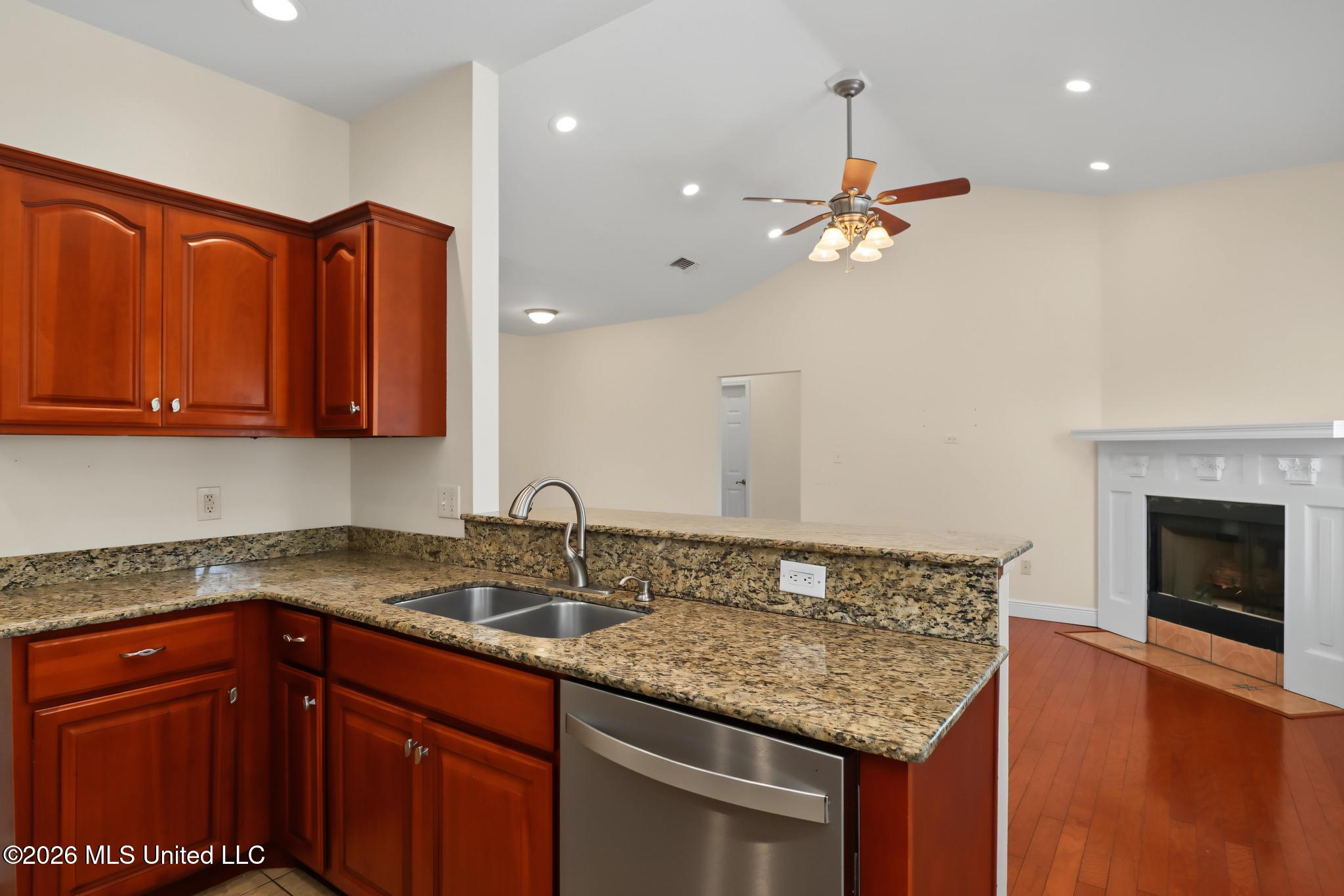 2805 Palmer Drive Property Photo 5