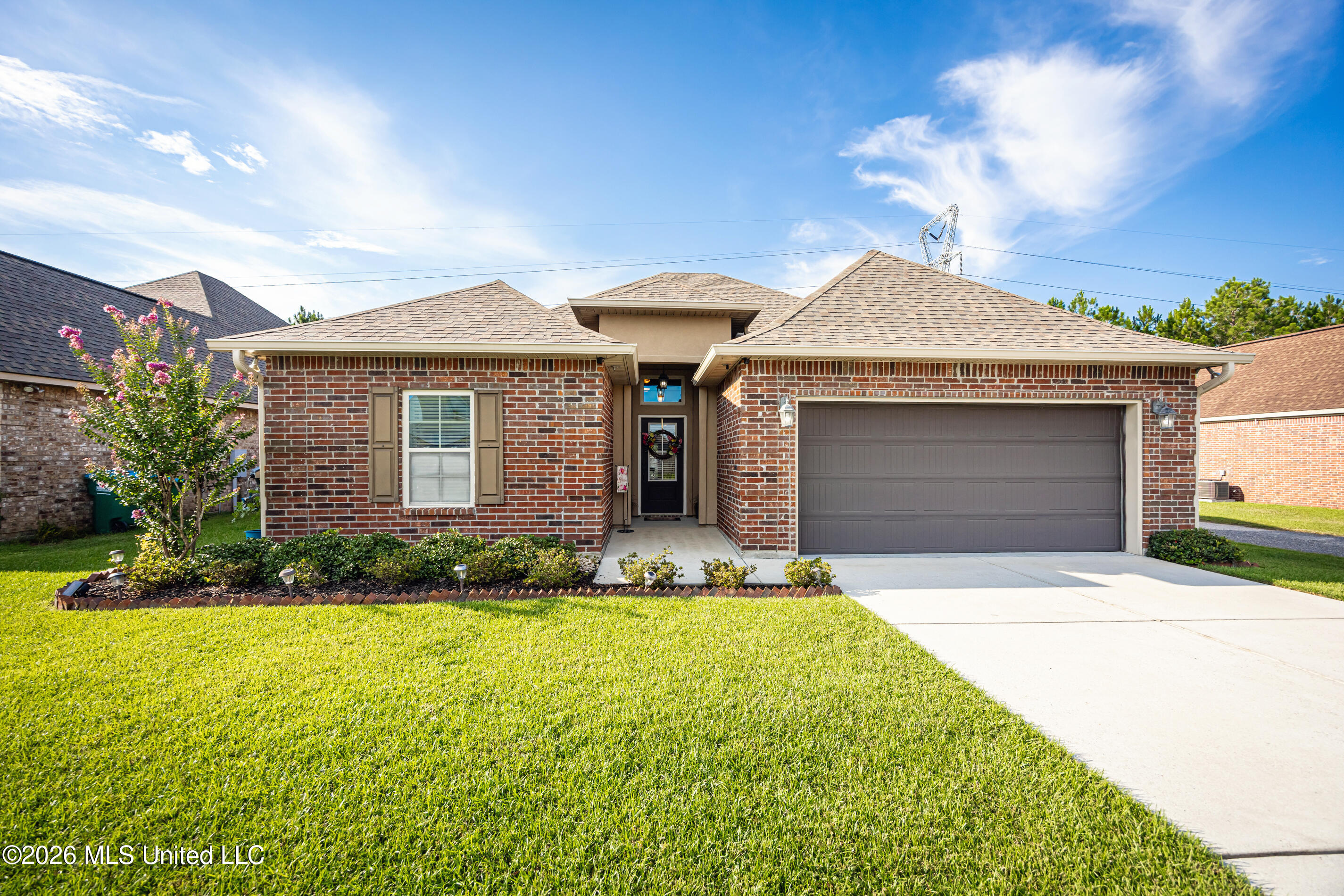 451 Palm Breeze Drive Property Photo 1
