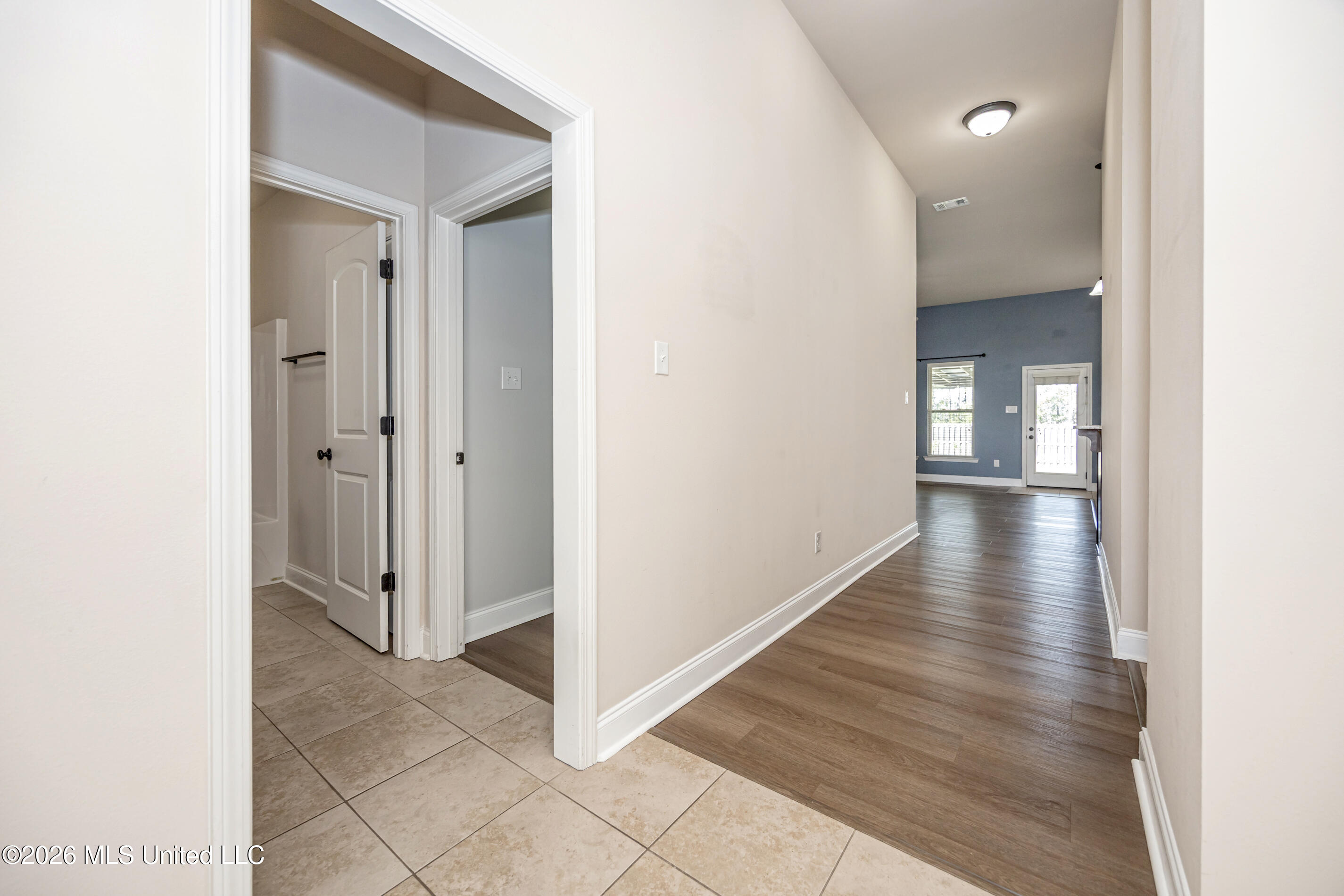 451 Palm Breeze Drive Property Photo 10
