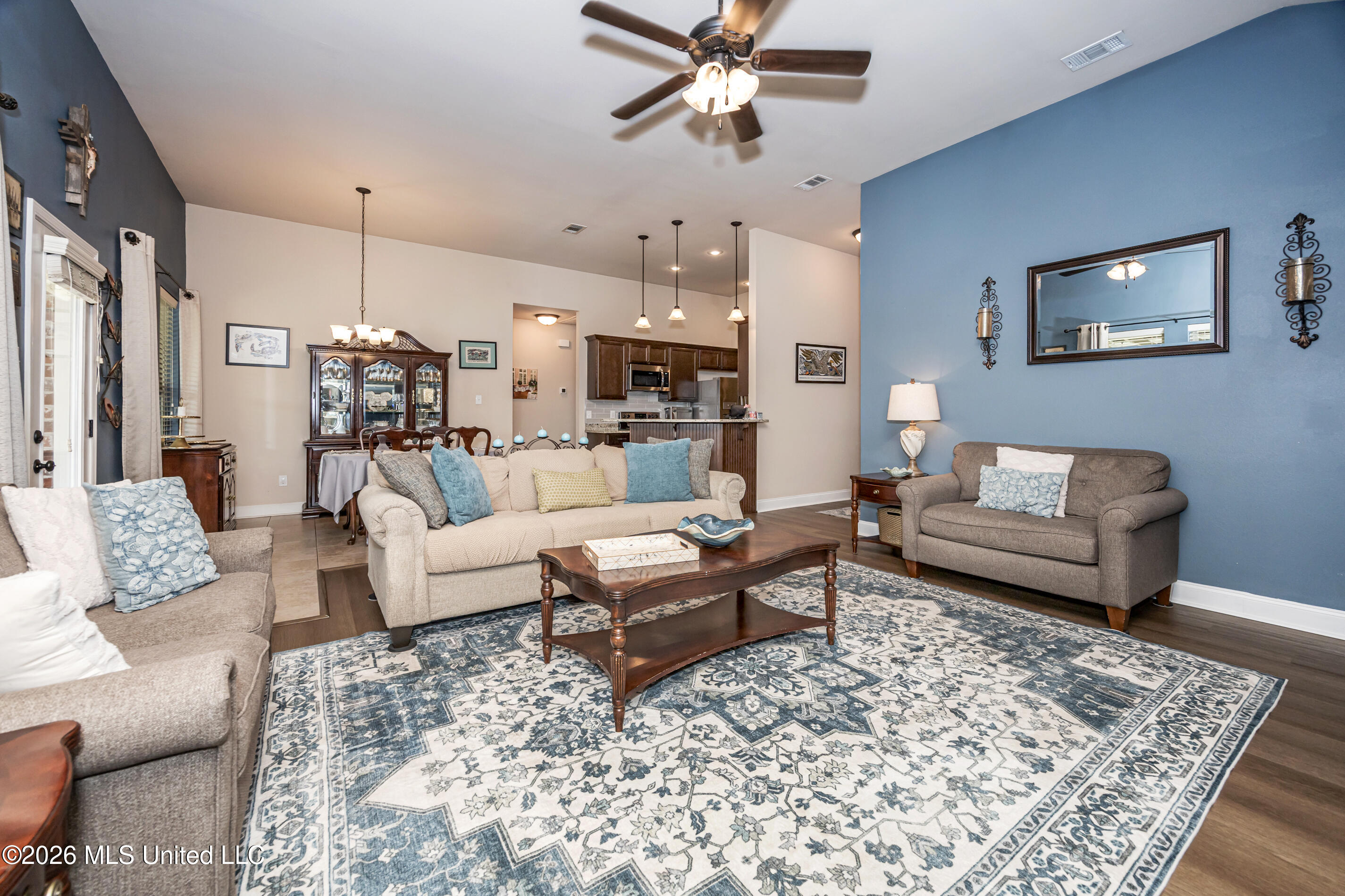 451 Palm Breeze Drive Property Photo 13