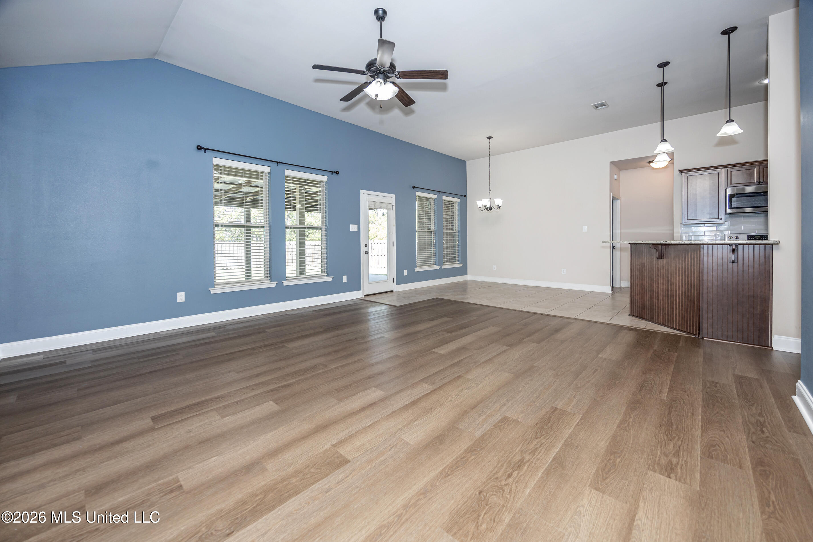 451 Palm Breeze Drive Property Photo 14