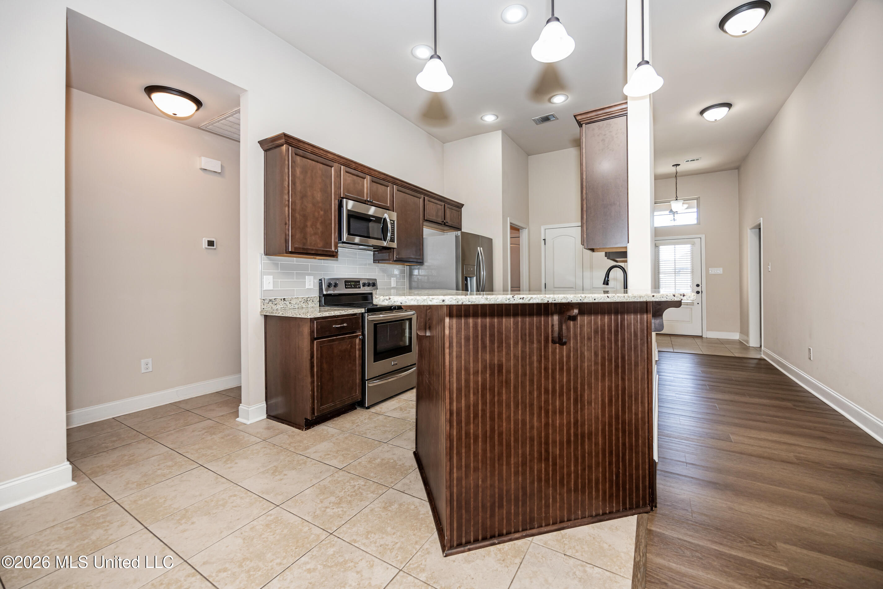 451 Palm Breeze Drive Property Photo 18