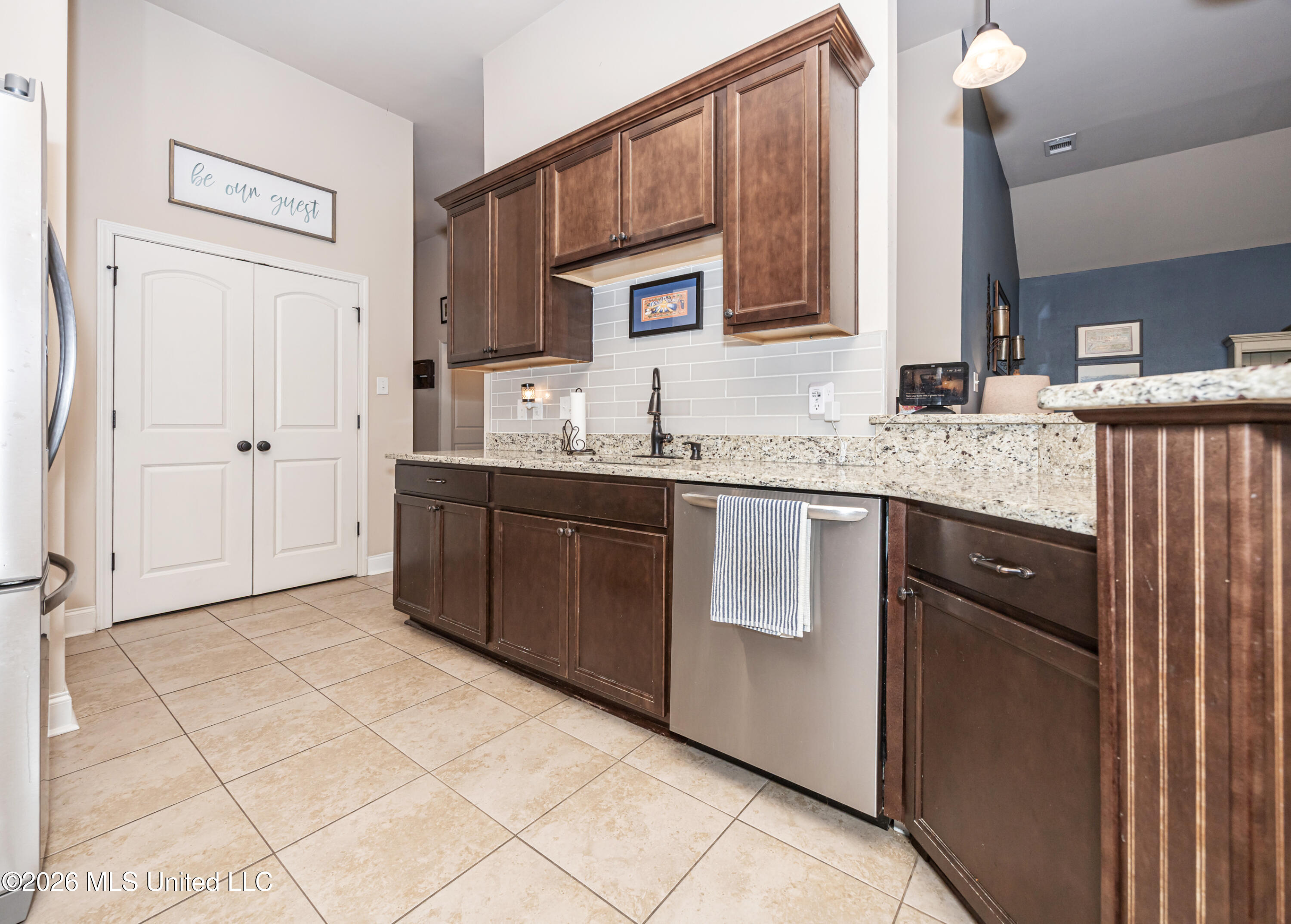 451 Palm Breeze Drive Property Photo 19