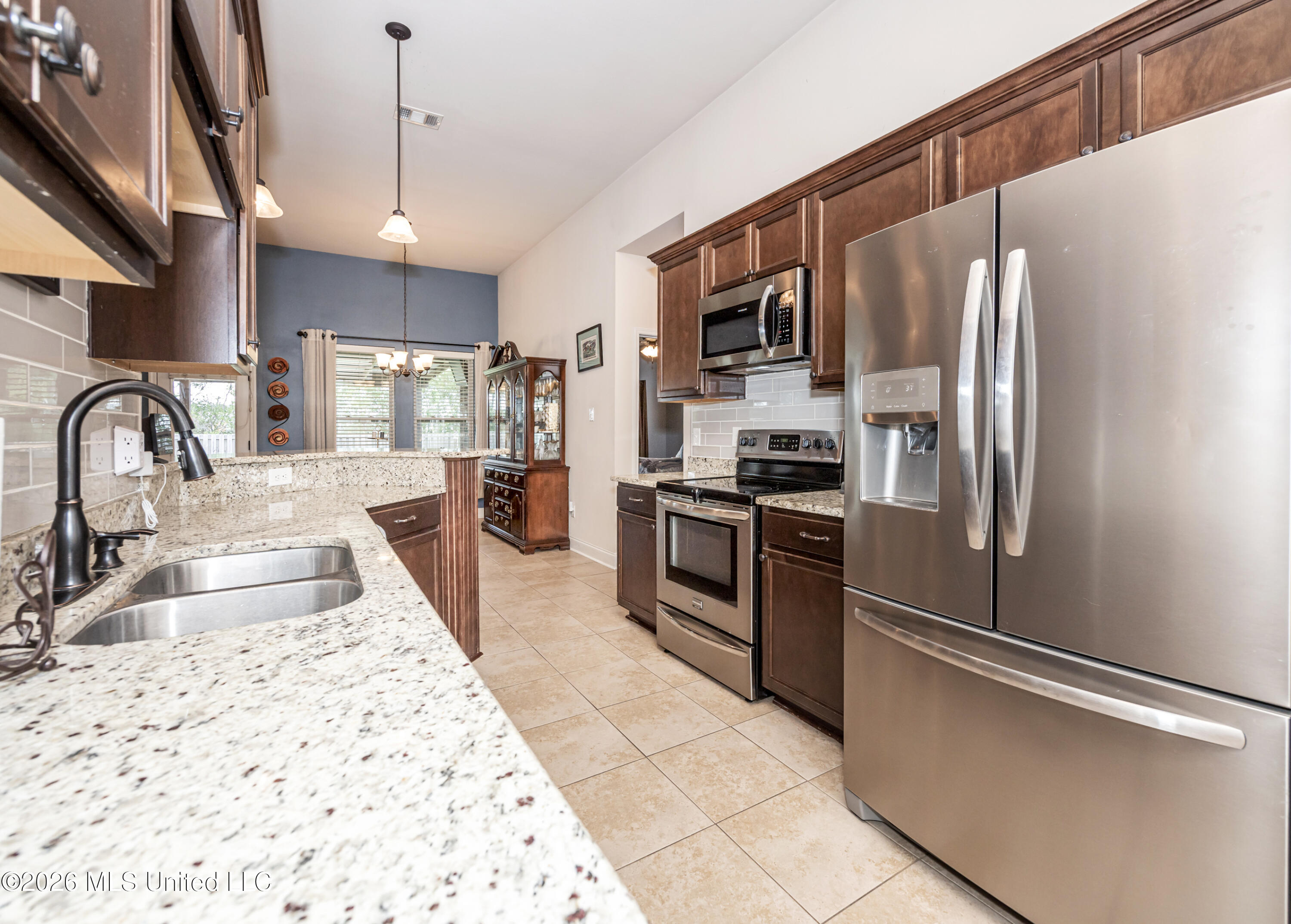 451 Palm Breeze Drive Property Photo 21
