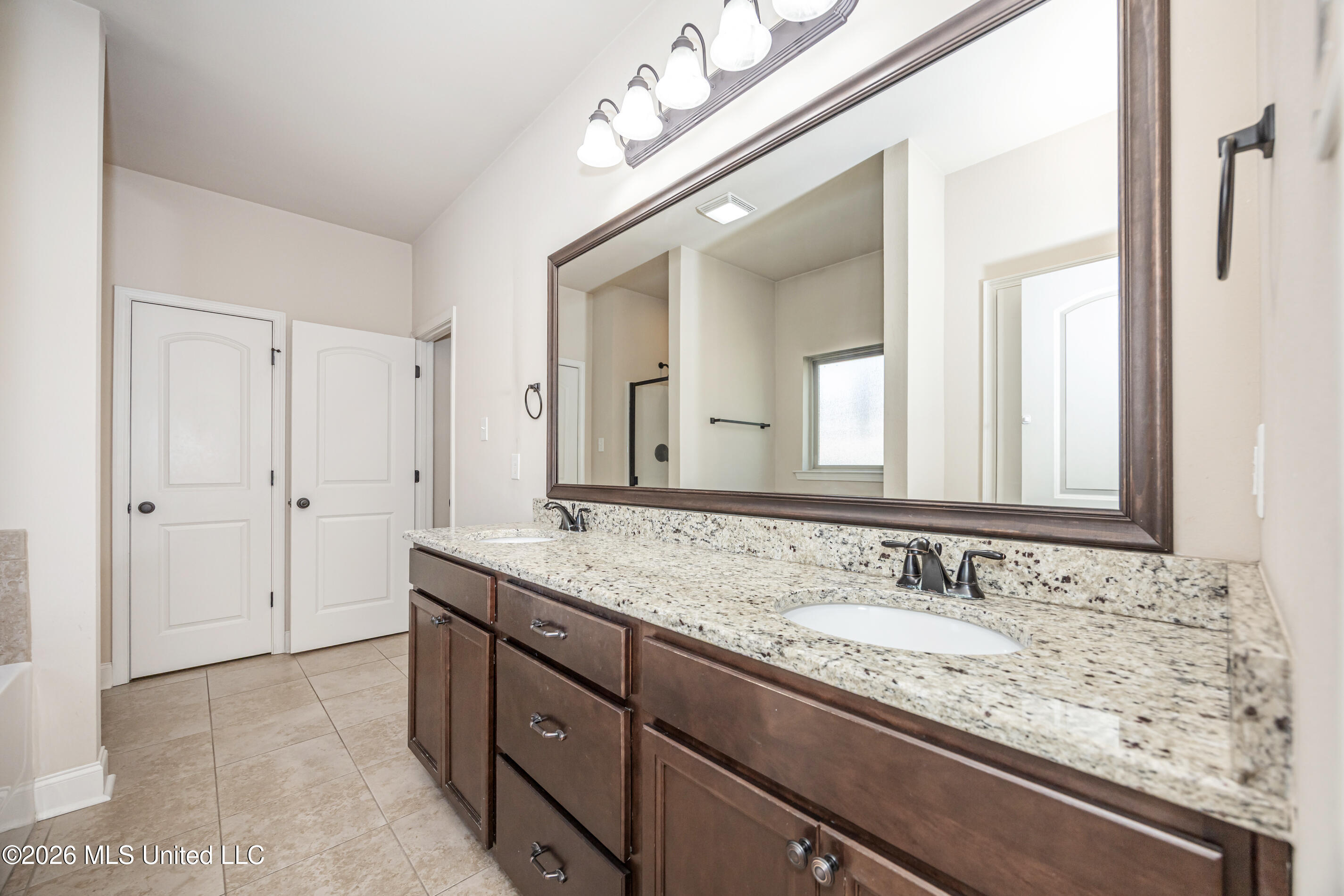 451 Palm Breeze Drive Property Photo 27