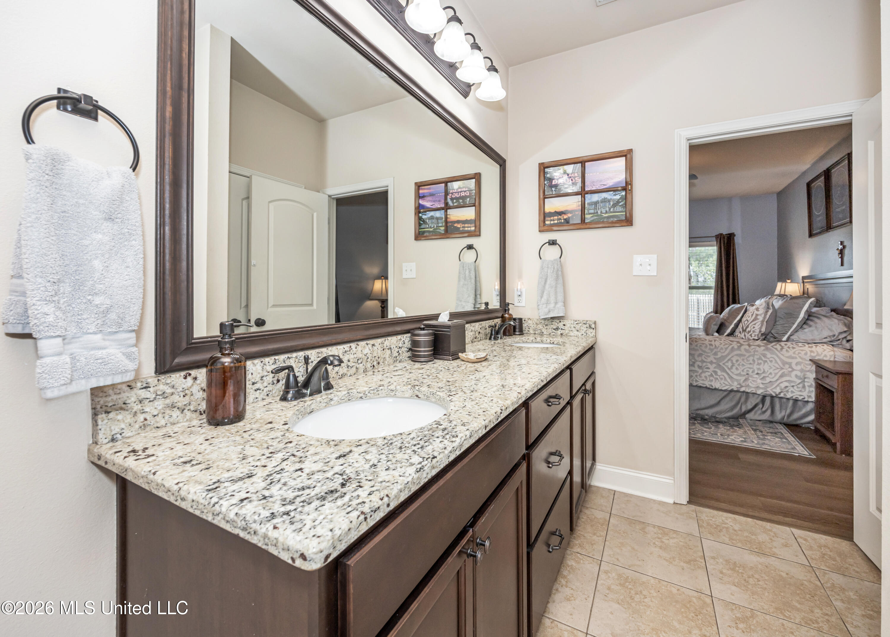 451 Palm Breeze Drive Property Photo 31
