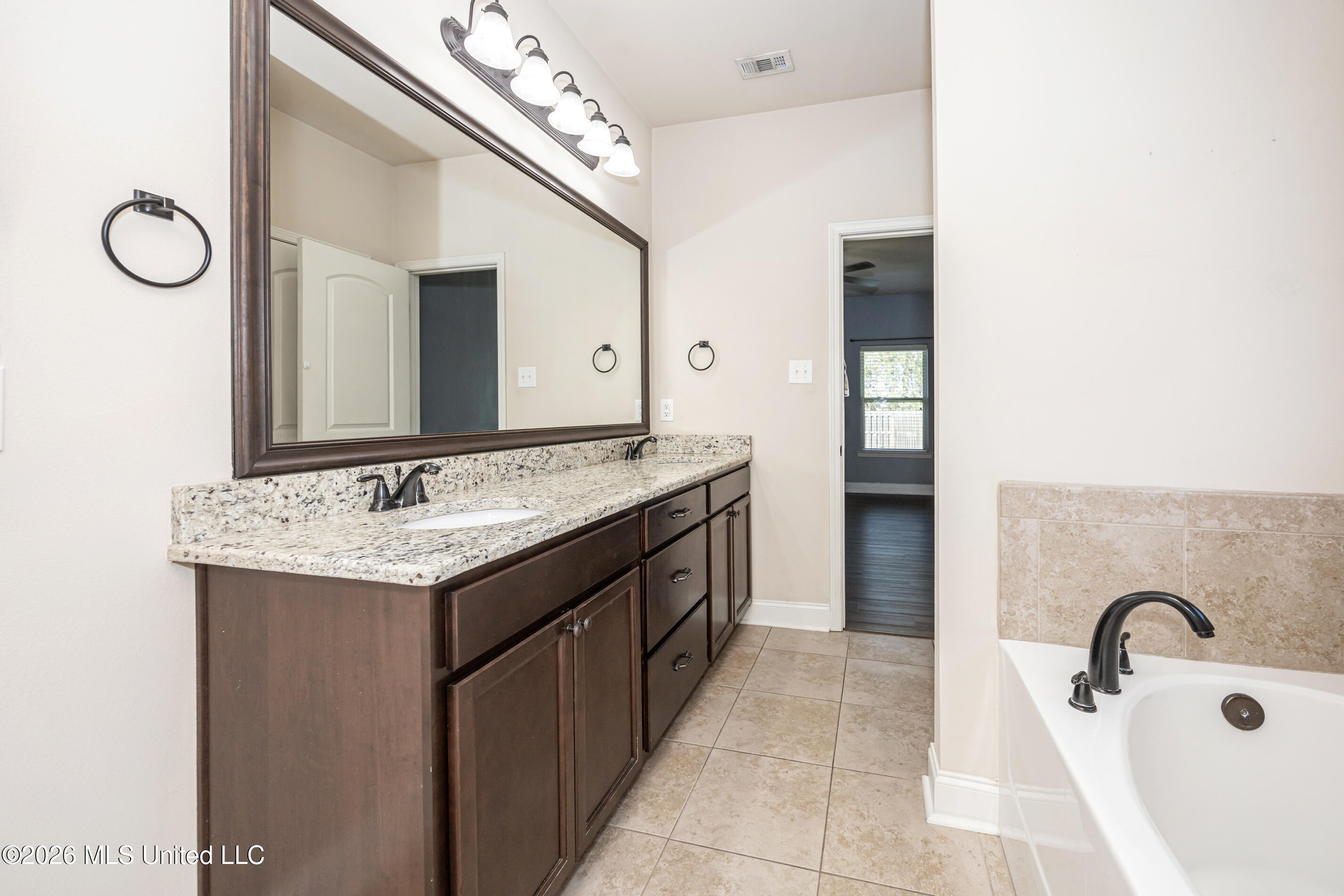 451 Palm Breeze Drive Property Photo 31