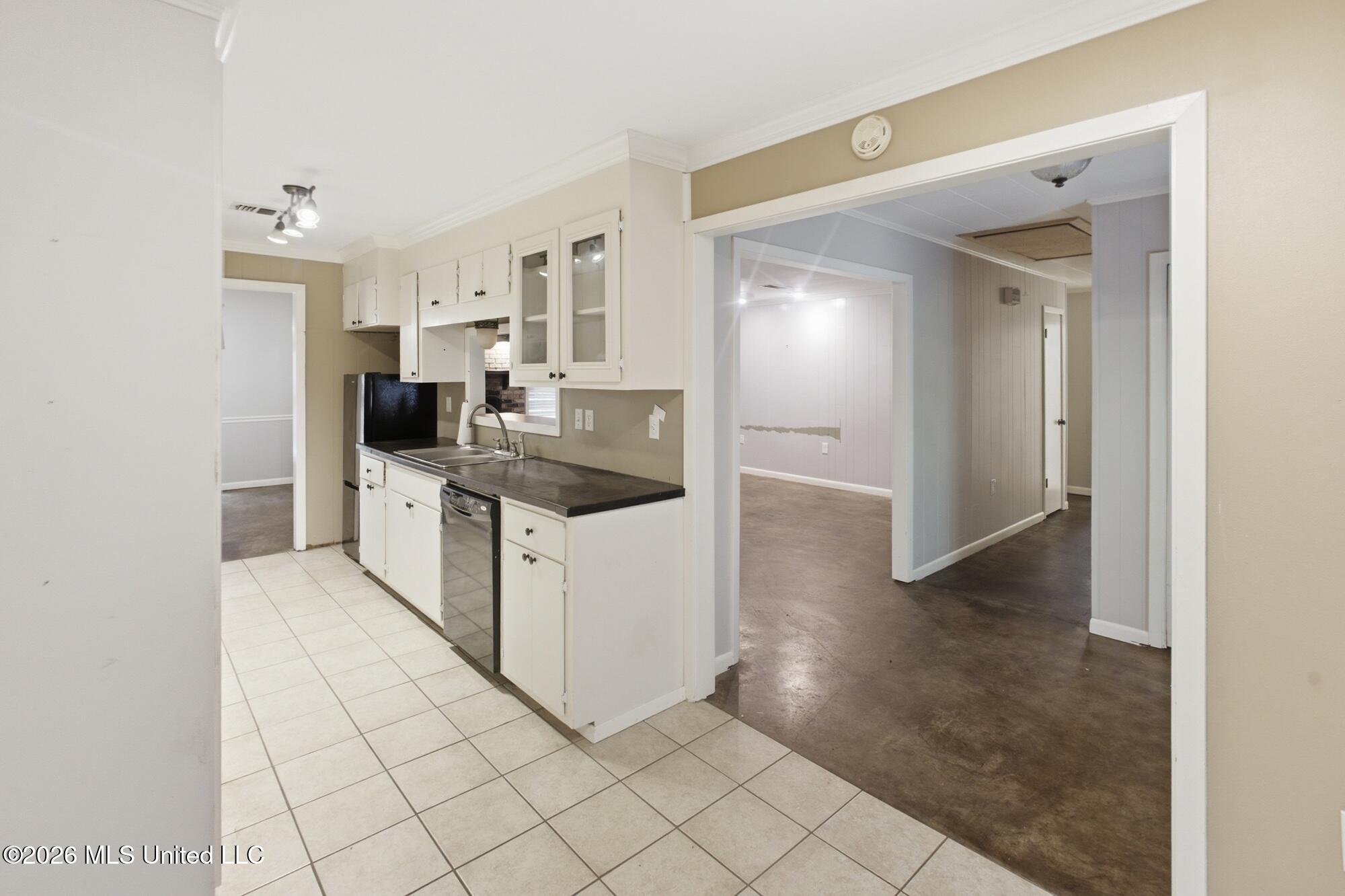 240 Applewhite Road Property Photo 2