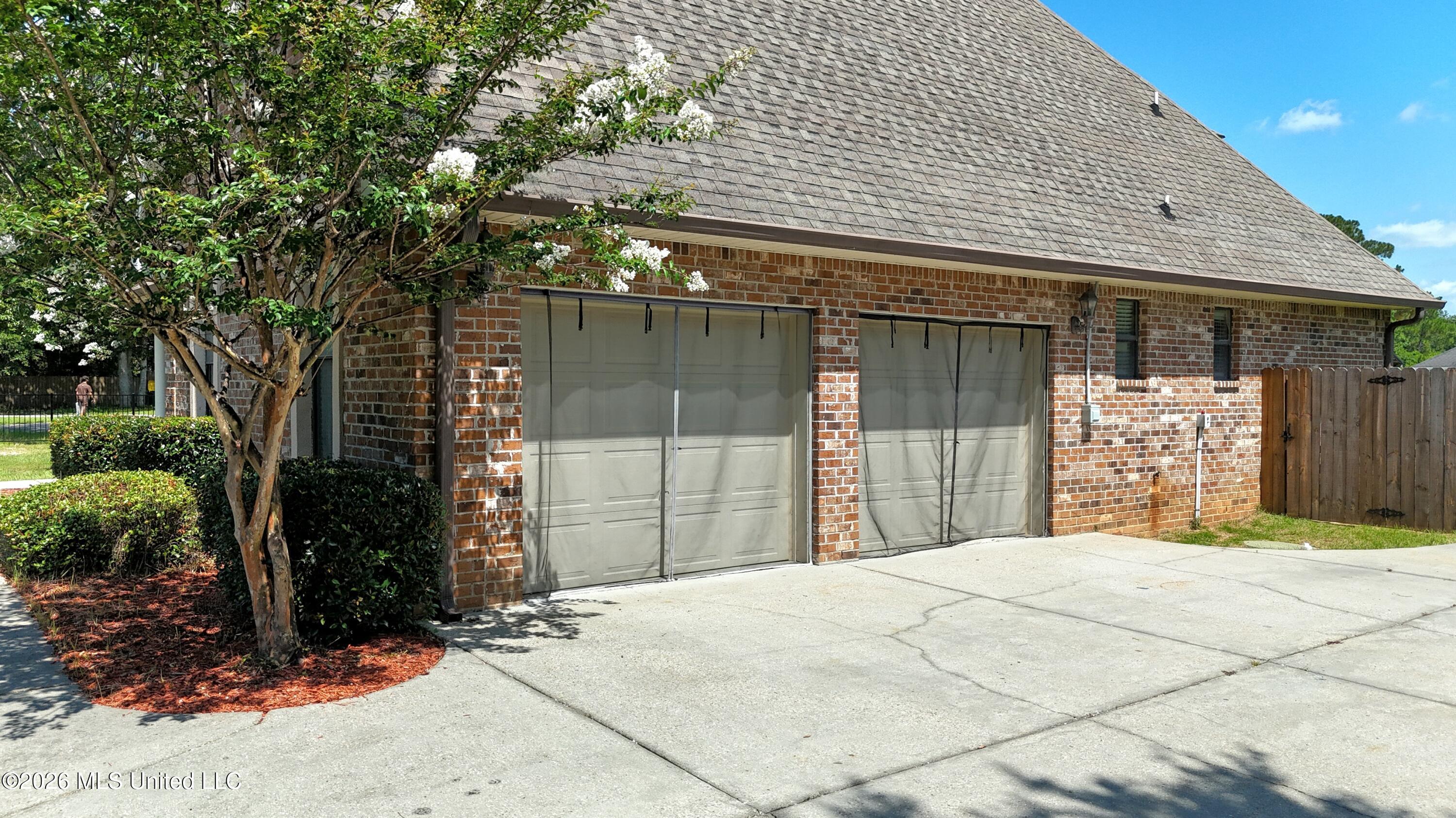 8308 Clamshell Avenue Property Photo 5