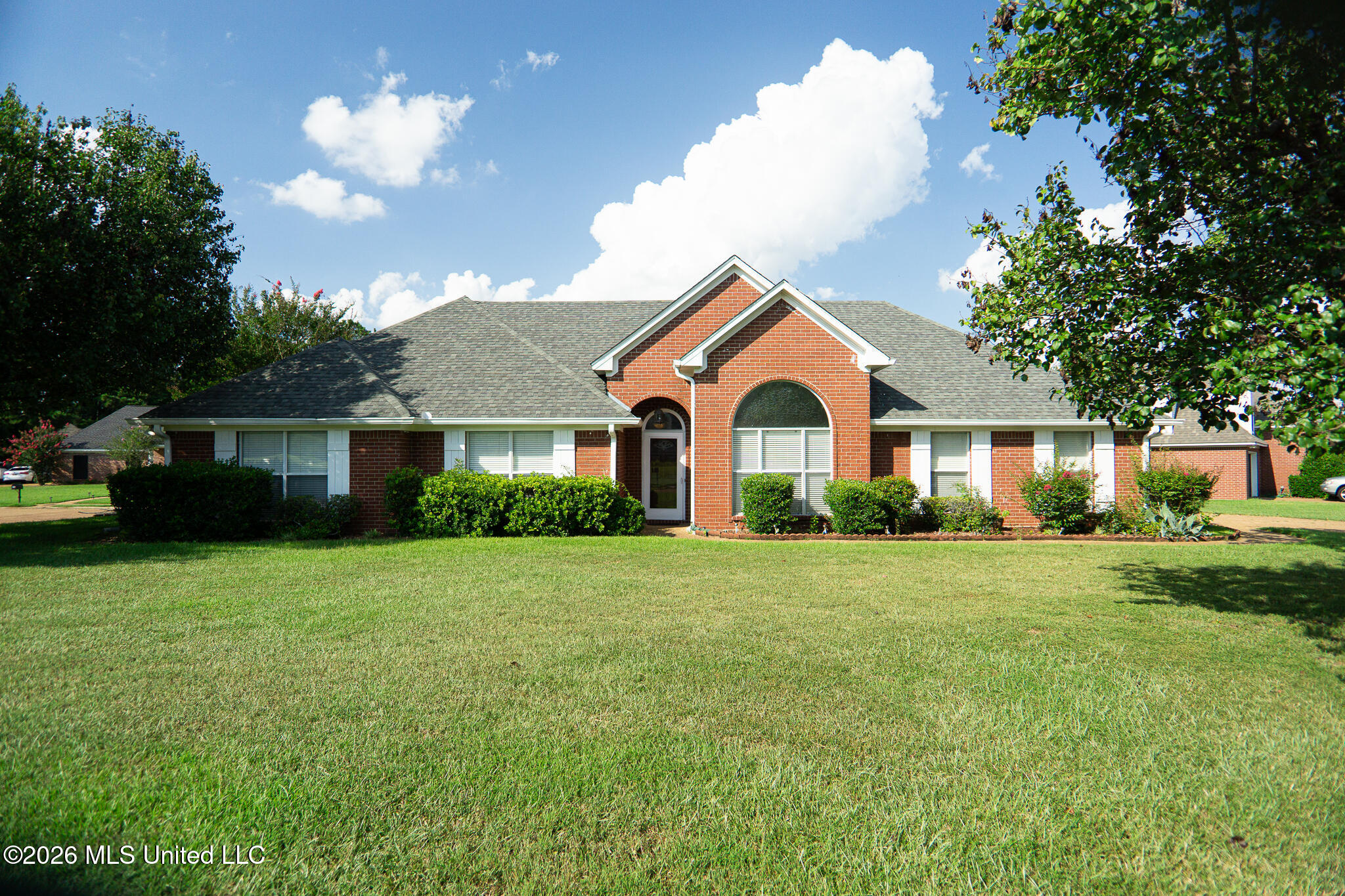 450 Fairfield Drive Property Photo 2