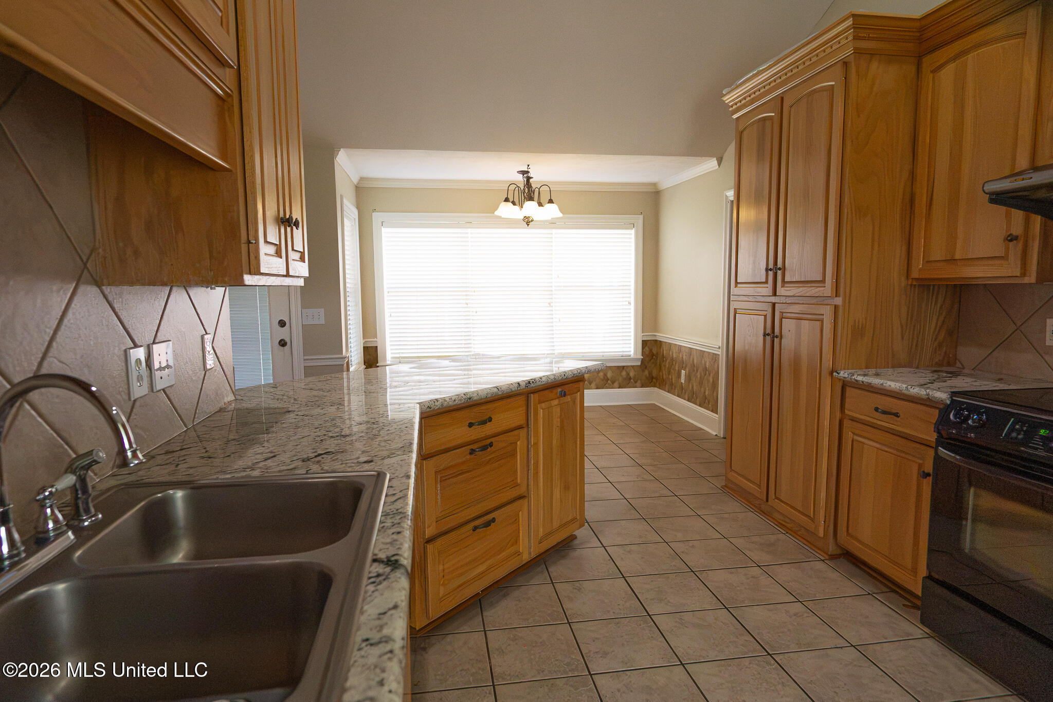 450 Fairfield Drive Property Photo 7
