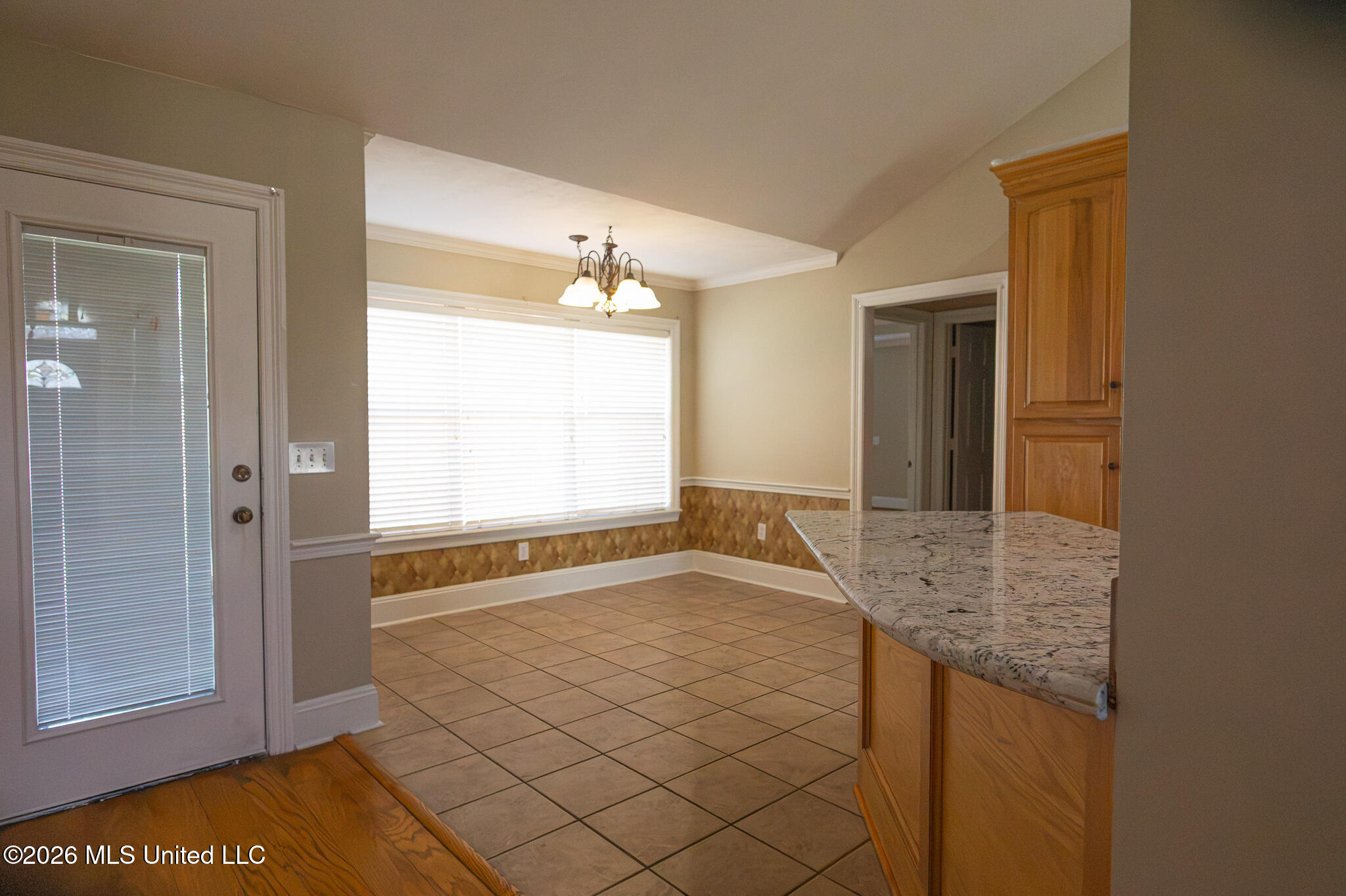 450 Fairfield Drive Property Photo 8