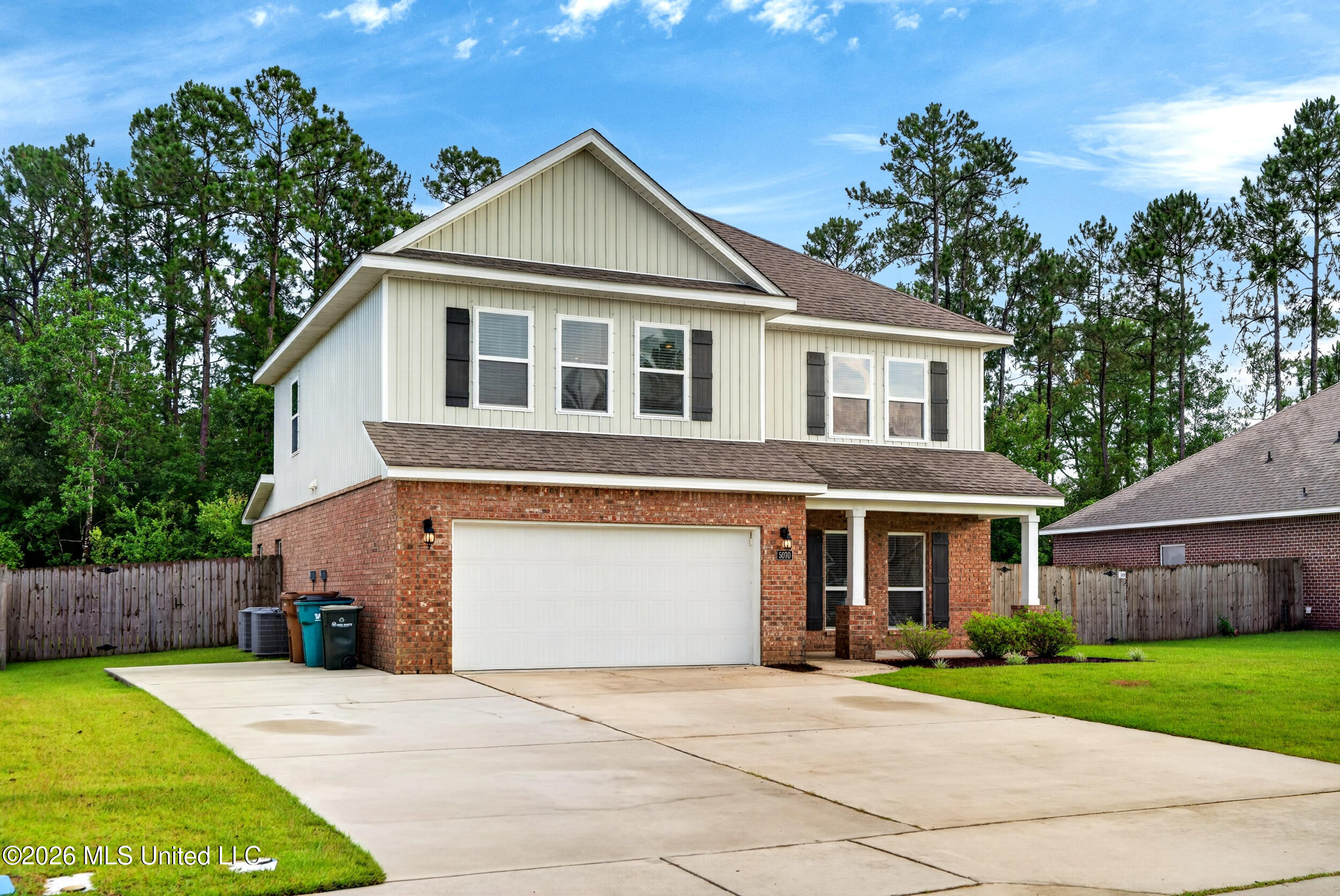 5070 Fairbury Way Property Photo 2
