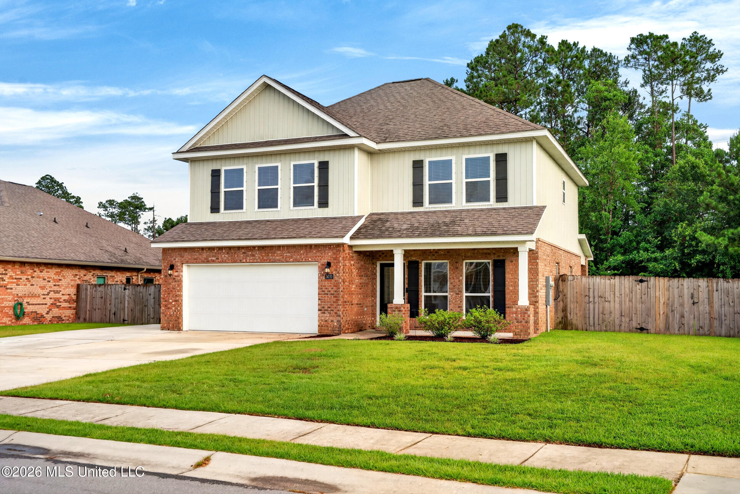5070 Fairbury Way Property Photo 3
