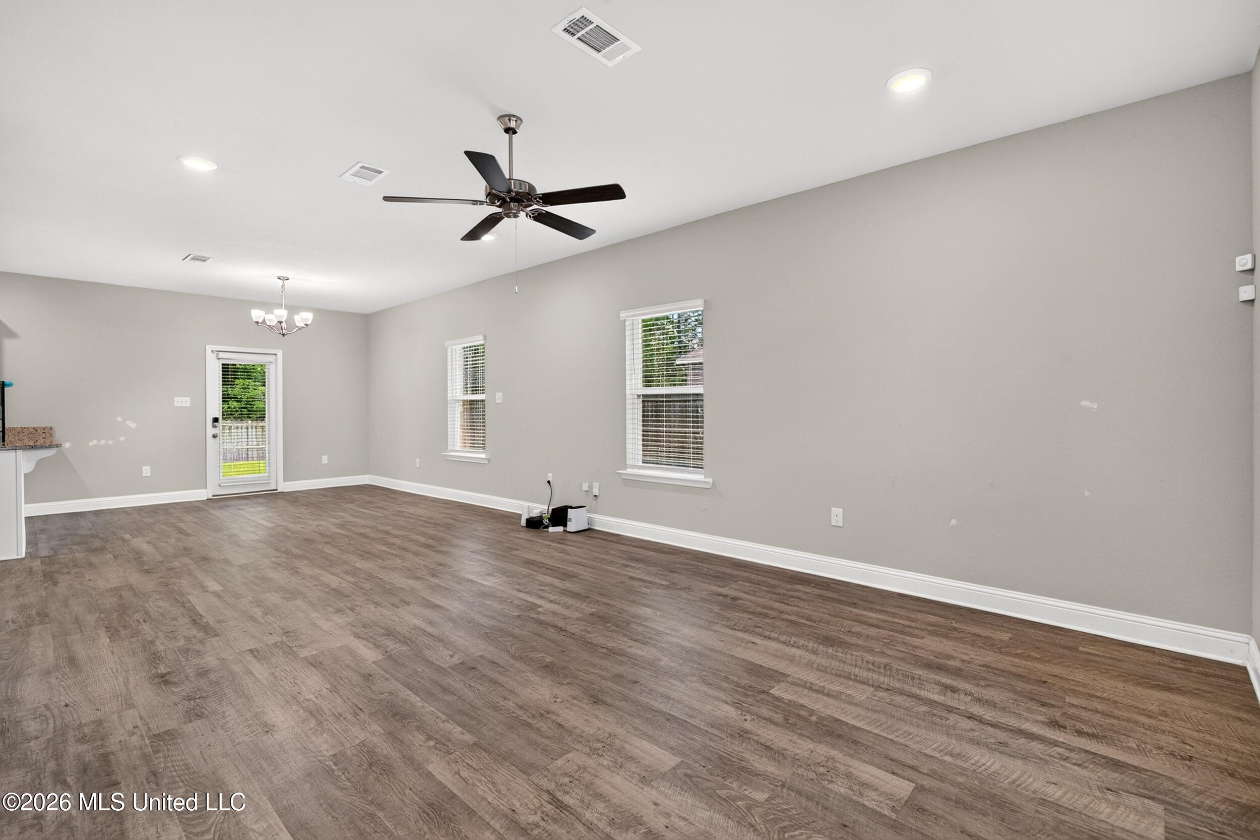 5070 Fairbury Way Property Photo 9