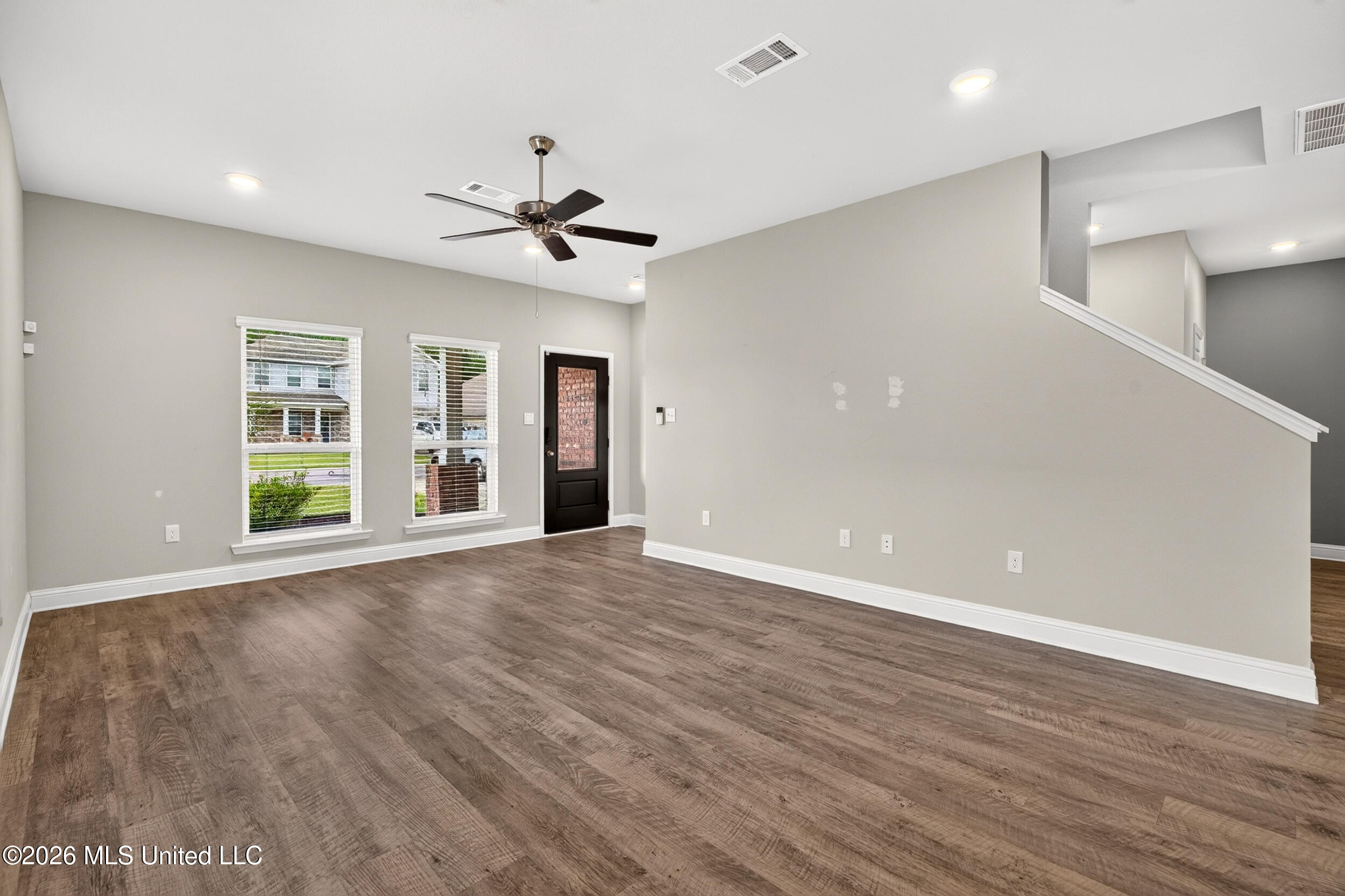 5070 Fairbury Way Property Photo 12