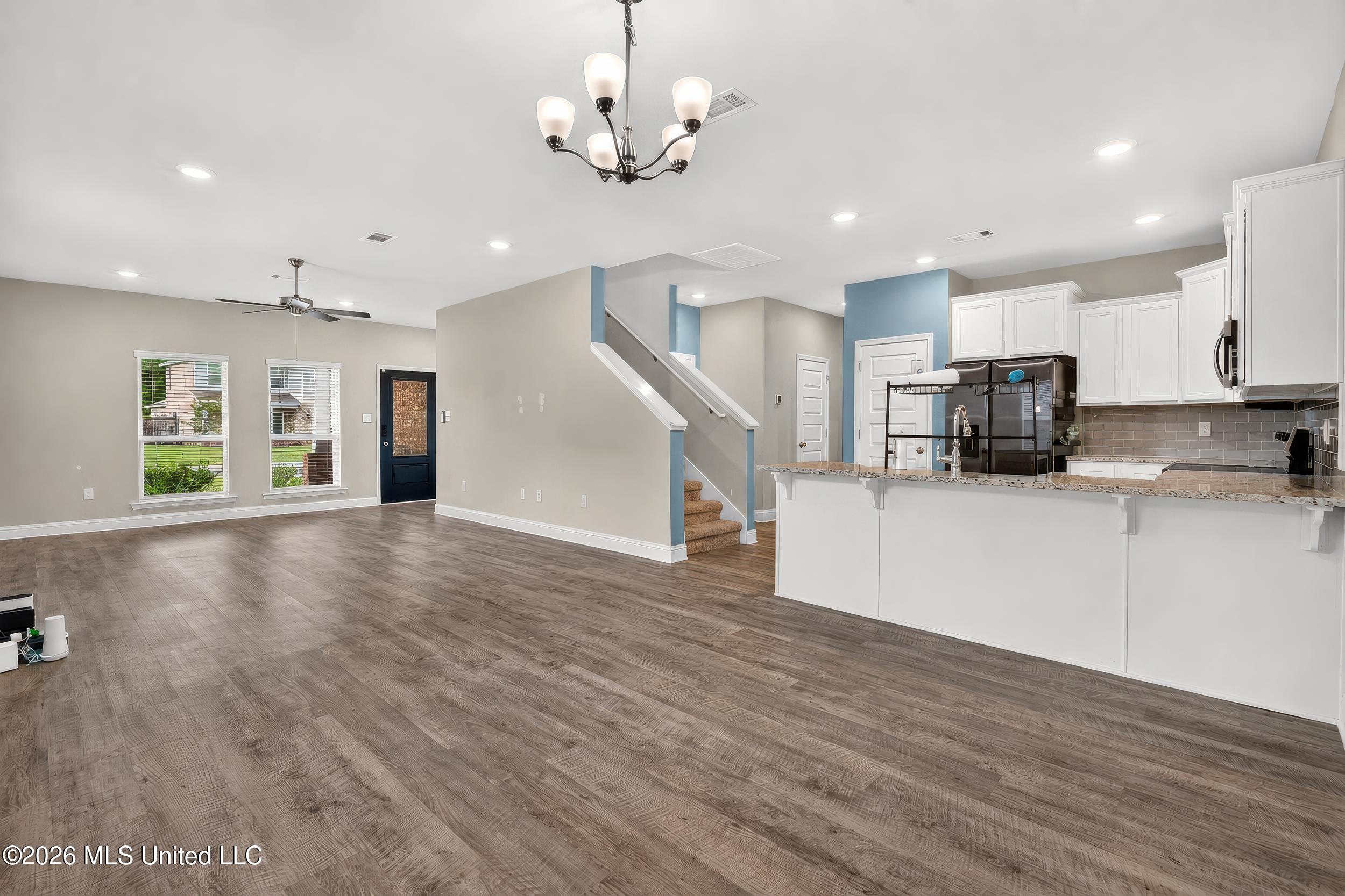 5070 Fairbury Way Property Photo 13