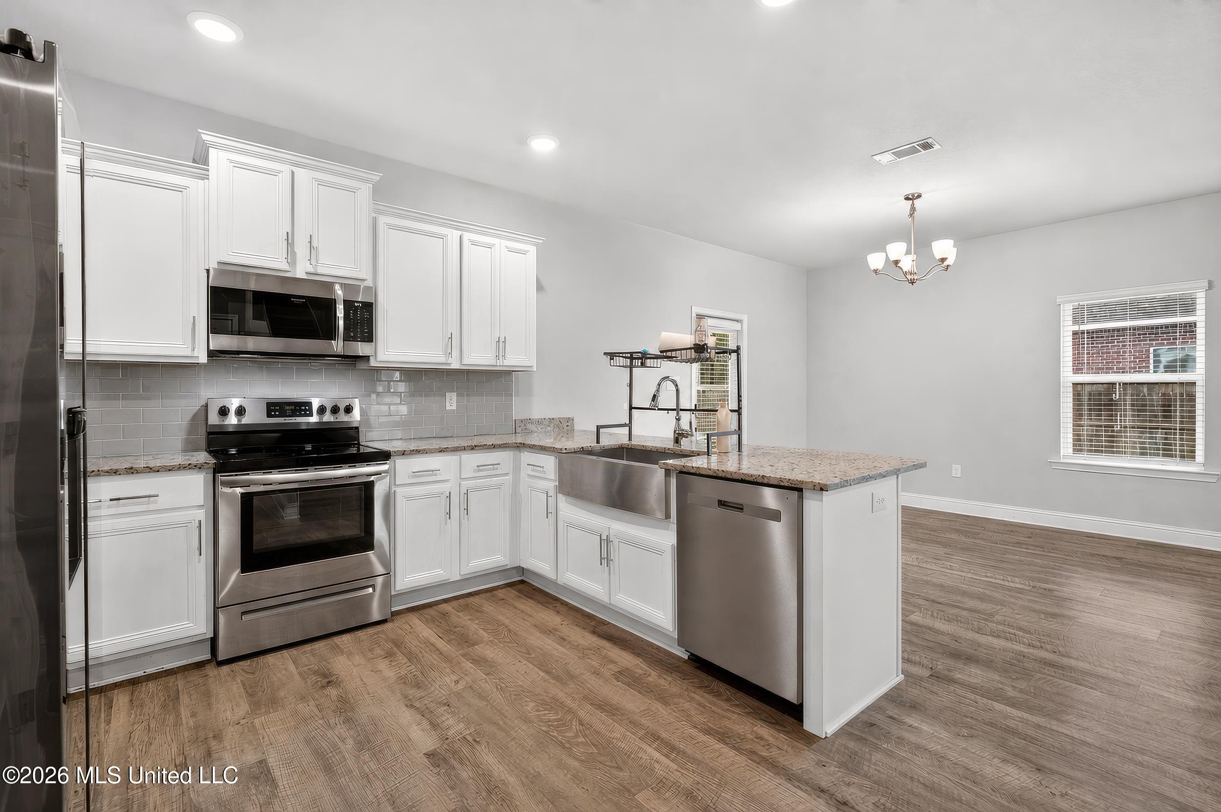 5070 Fairbury Way Property Photo 15