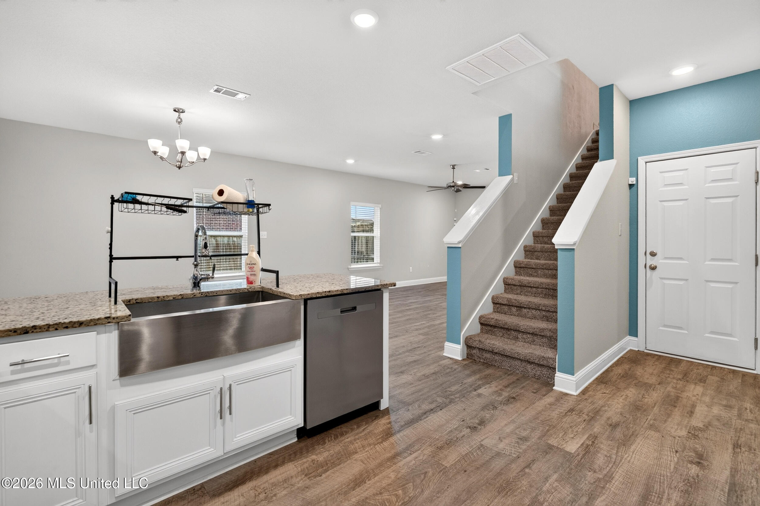 5070 Fairbury Way Property Photo 16