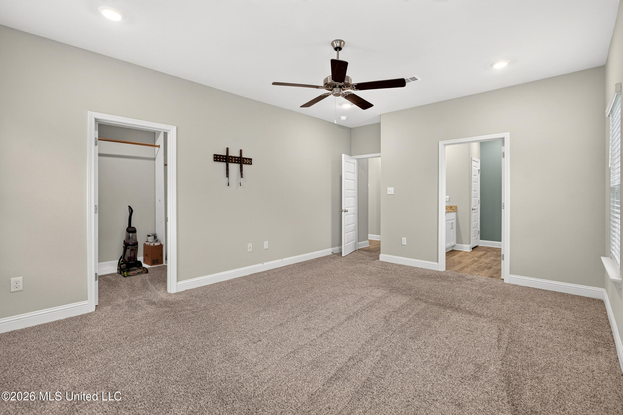 5070 Fairbury Way Property Photo 20