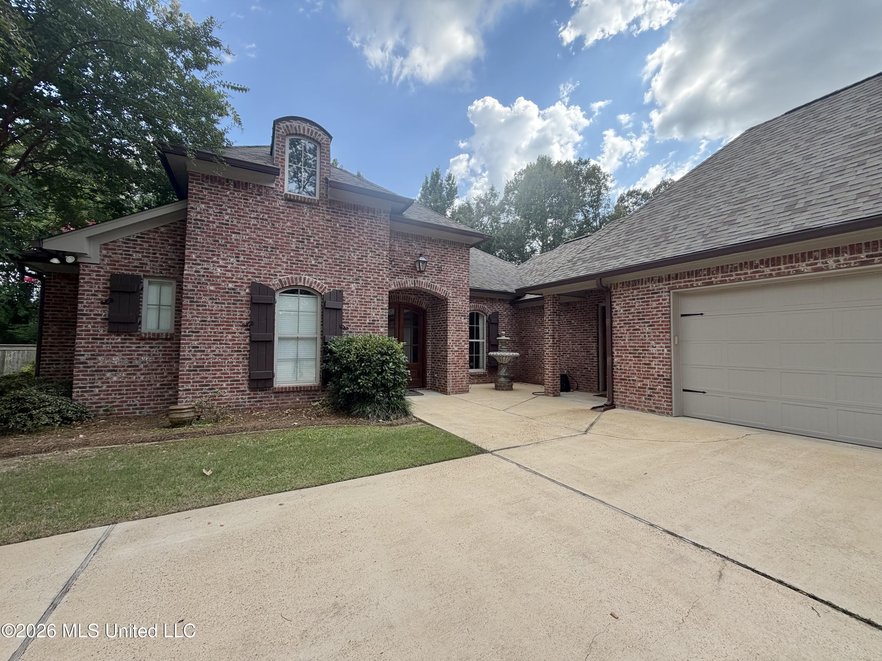 197 Cotton Wood Drive Property Photo 3