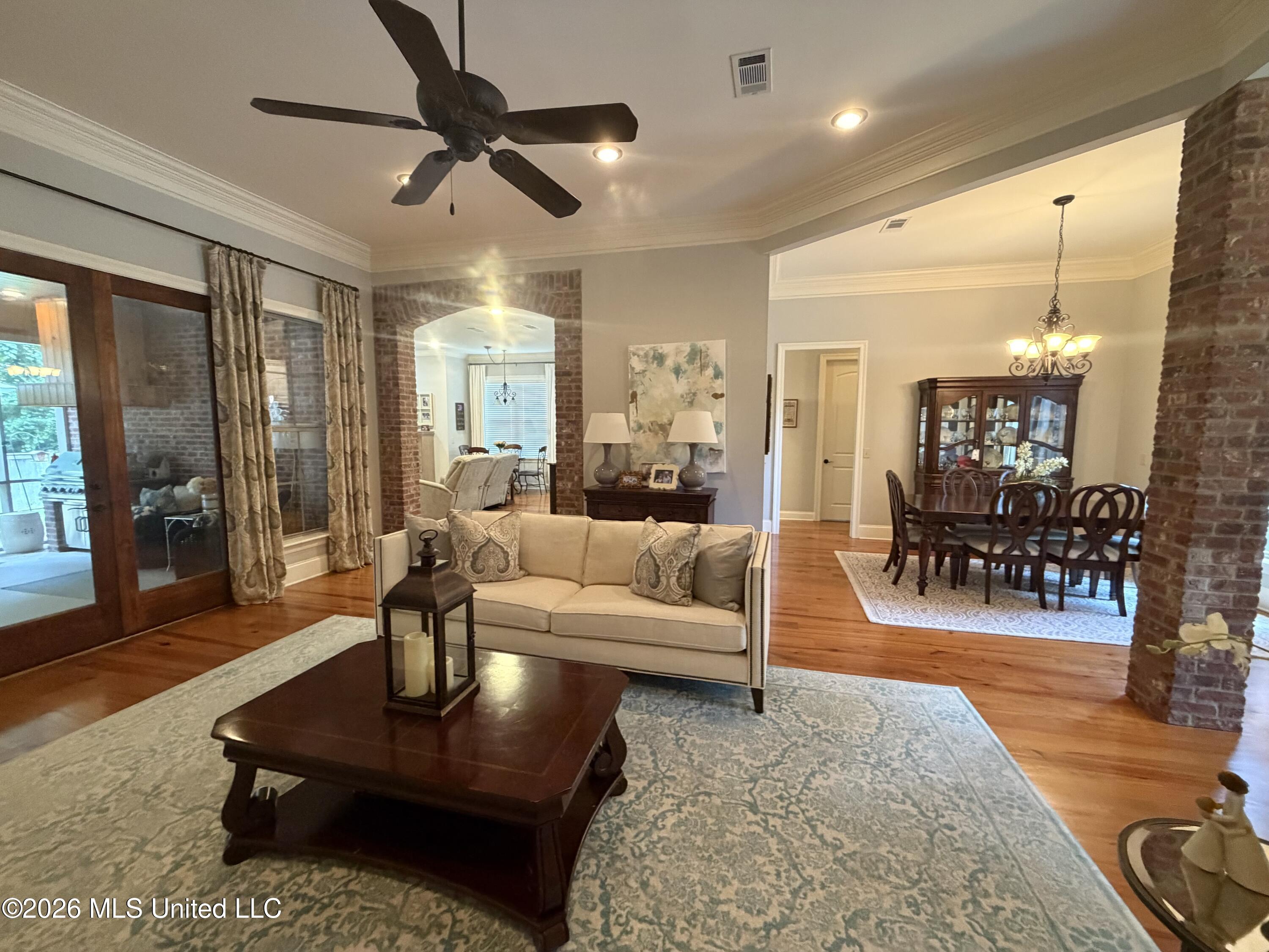 197 Cotton Wood Drive Property Photo 8