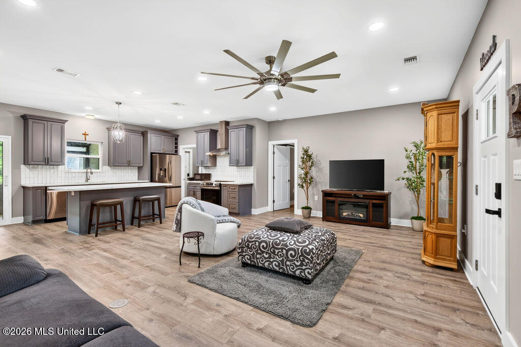 5075 D W North Road Property Photo 4