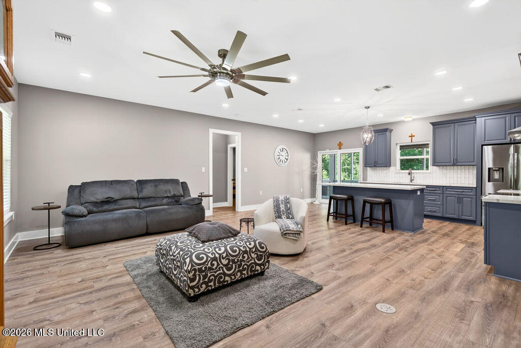 5075 D W North Road Property Photo 7