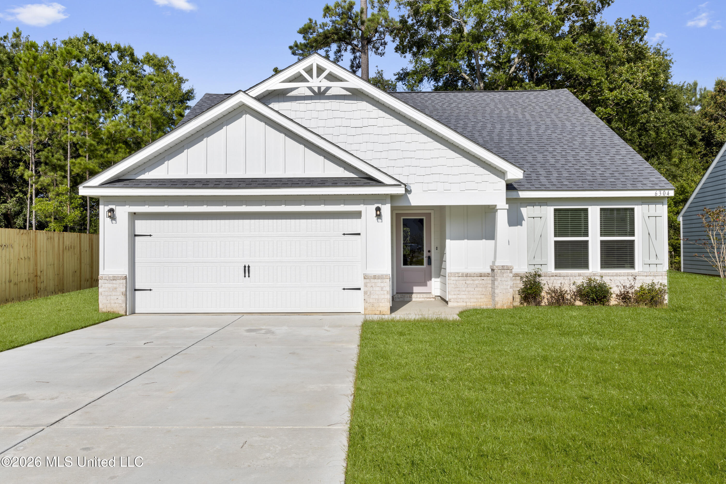 6304 Annie Cove Property Photo 1