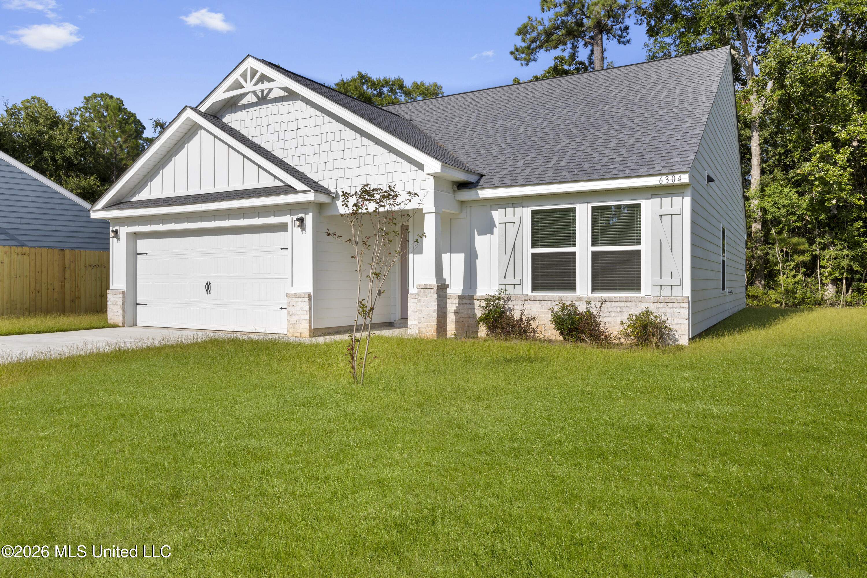 6304 Annie Cove Property Photo 2