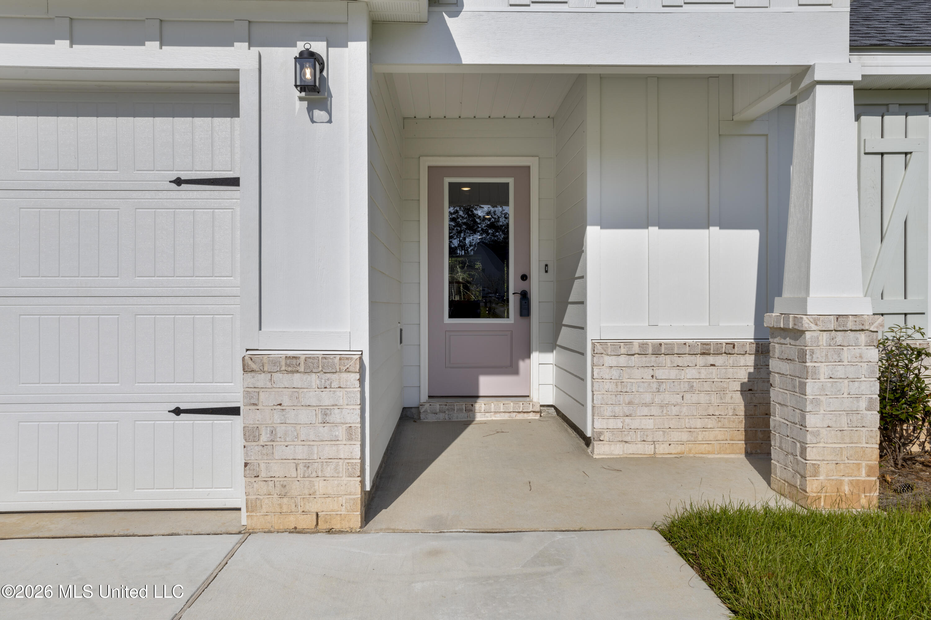 6304 Annie Cove Property Photo 3