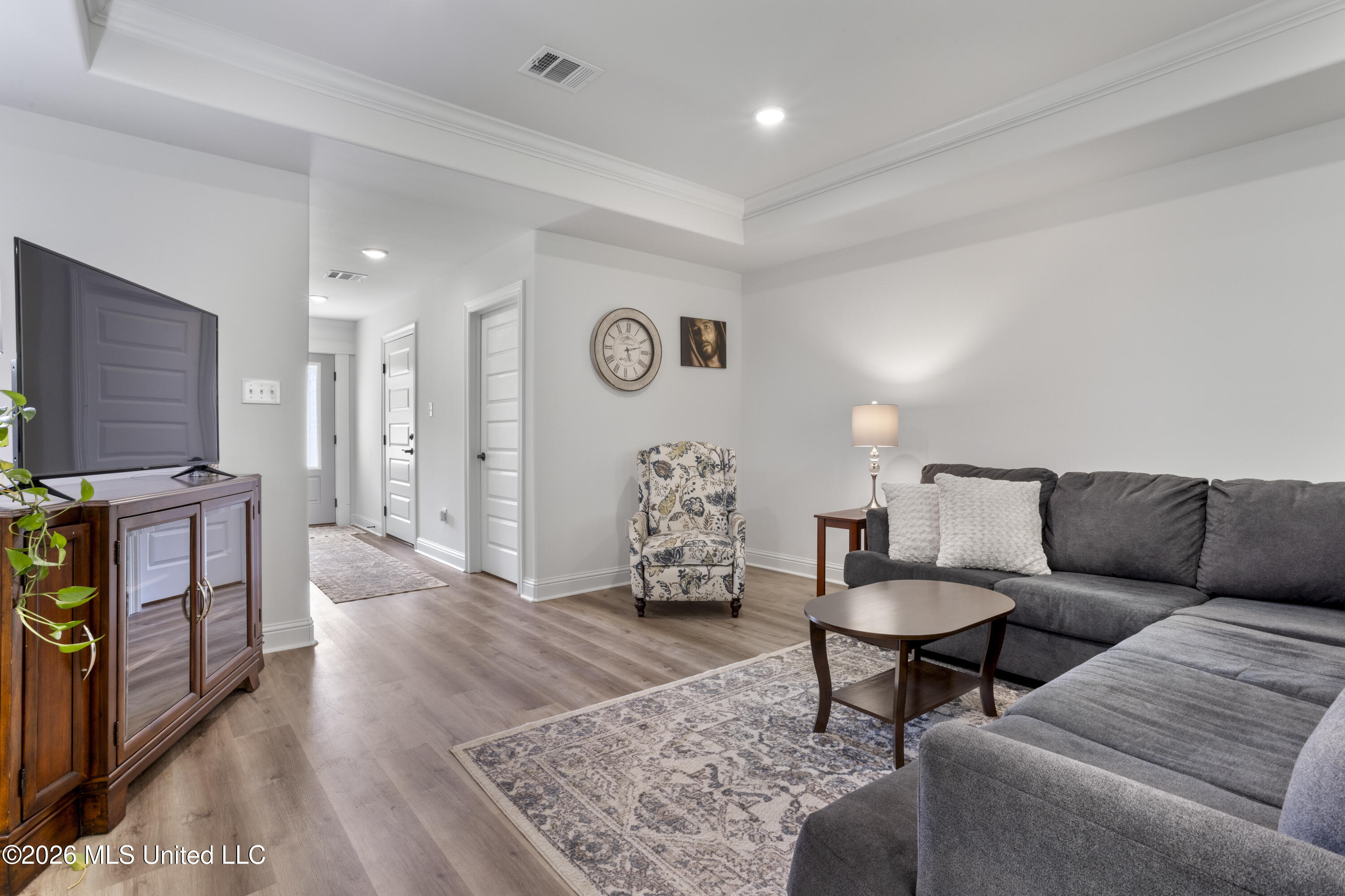 6304 Annie Cove Property Photo 8