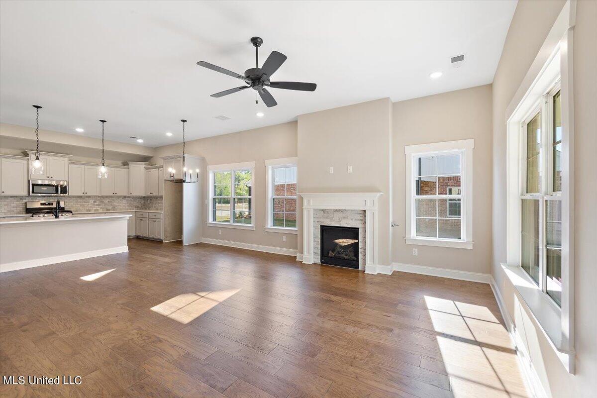 7548 Thomas Riley Street Property Photo 8
