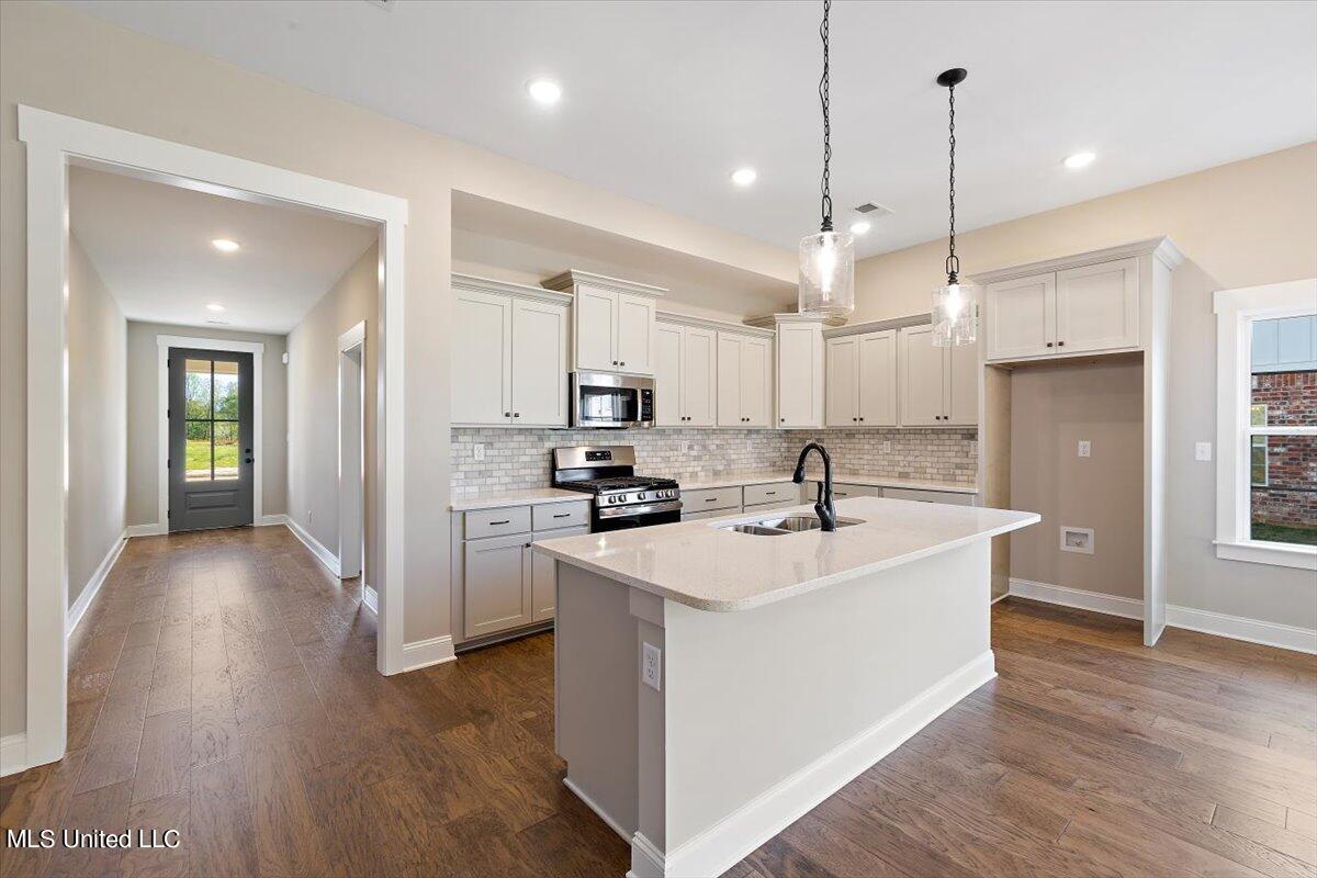 7548 Thomas Riley Street Property Photo 13