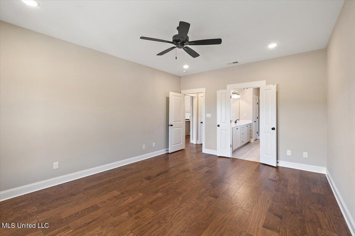 7548 Thomas Riley Street Property Photo 17