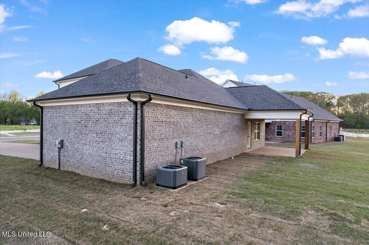7548 Thomas Riley Street Property Photo 32
