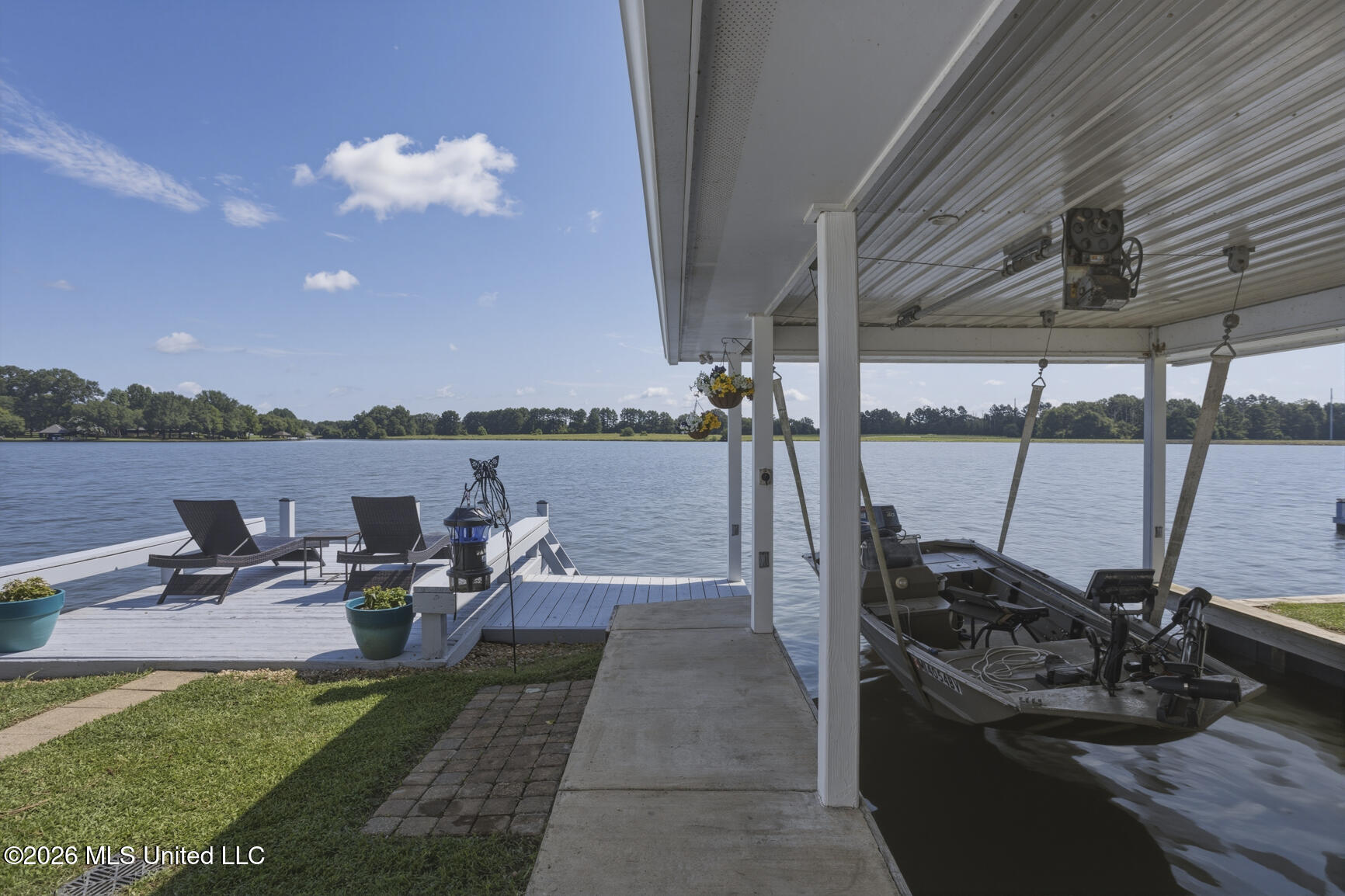 128 Bridge Water Dr Property Photo 6