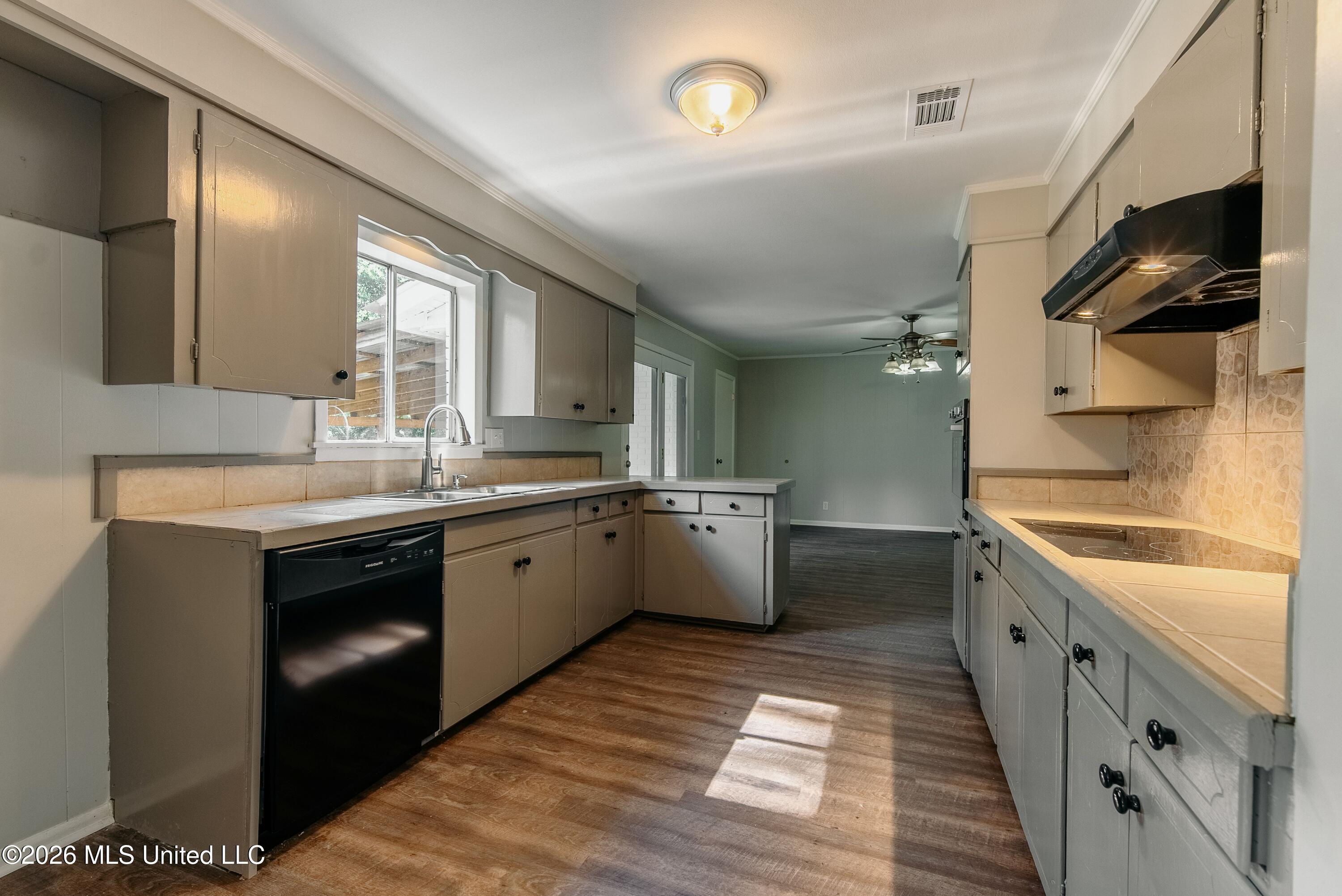 304 Spring Street Property Photo 7