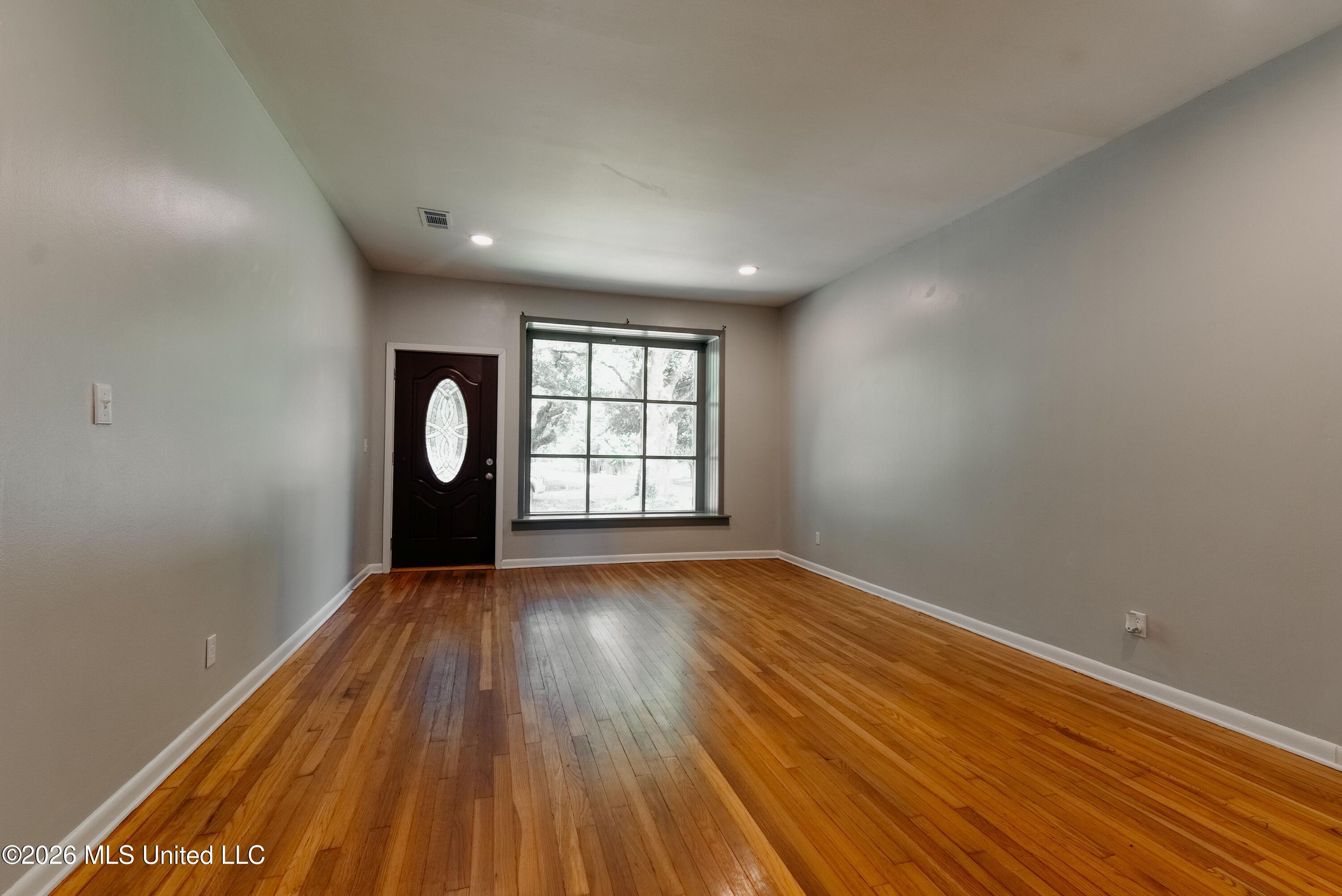 304 Spring Street Property Photo 8