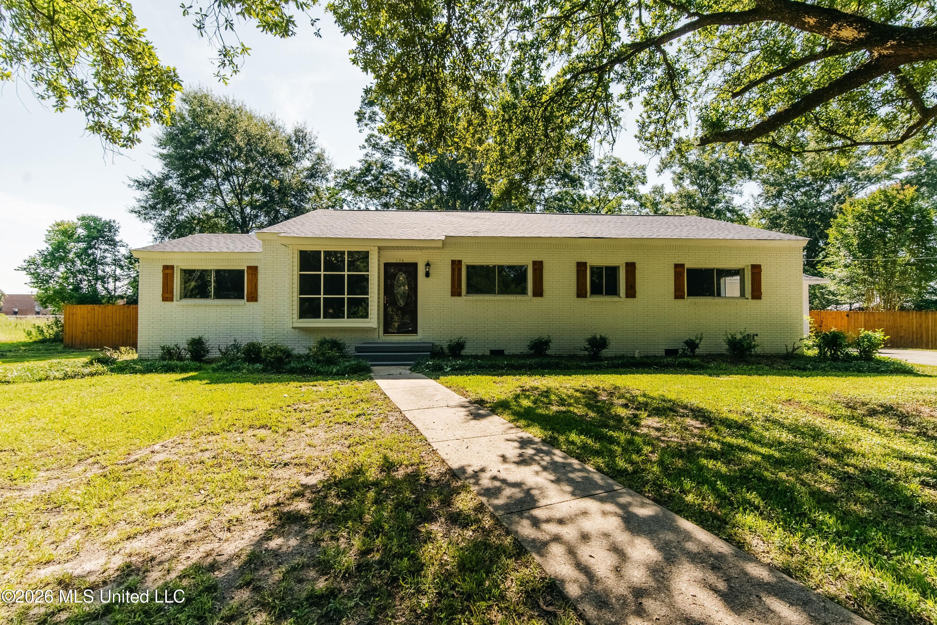 304 Spring Street Property Photo 38