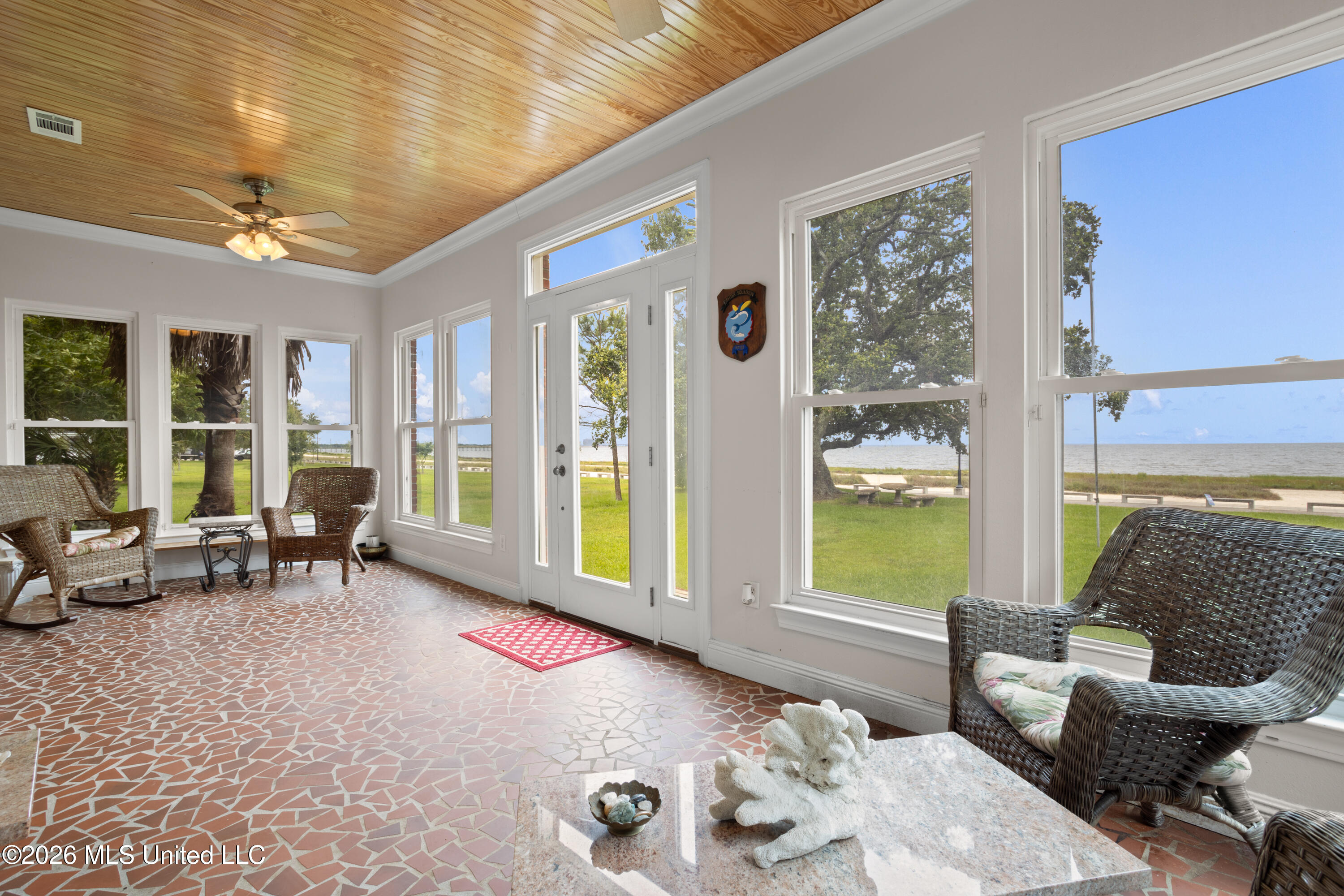 2211 Beach Boulevard Property Photo 8