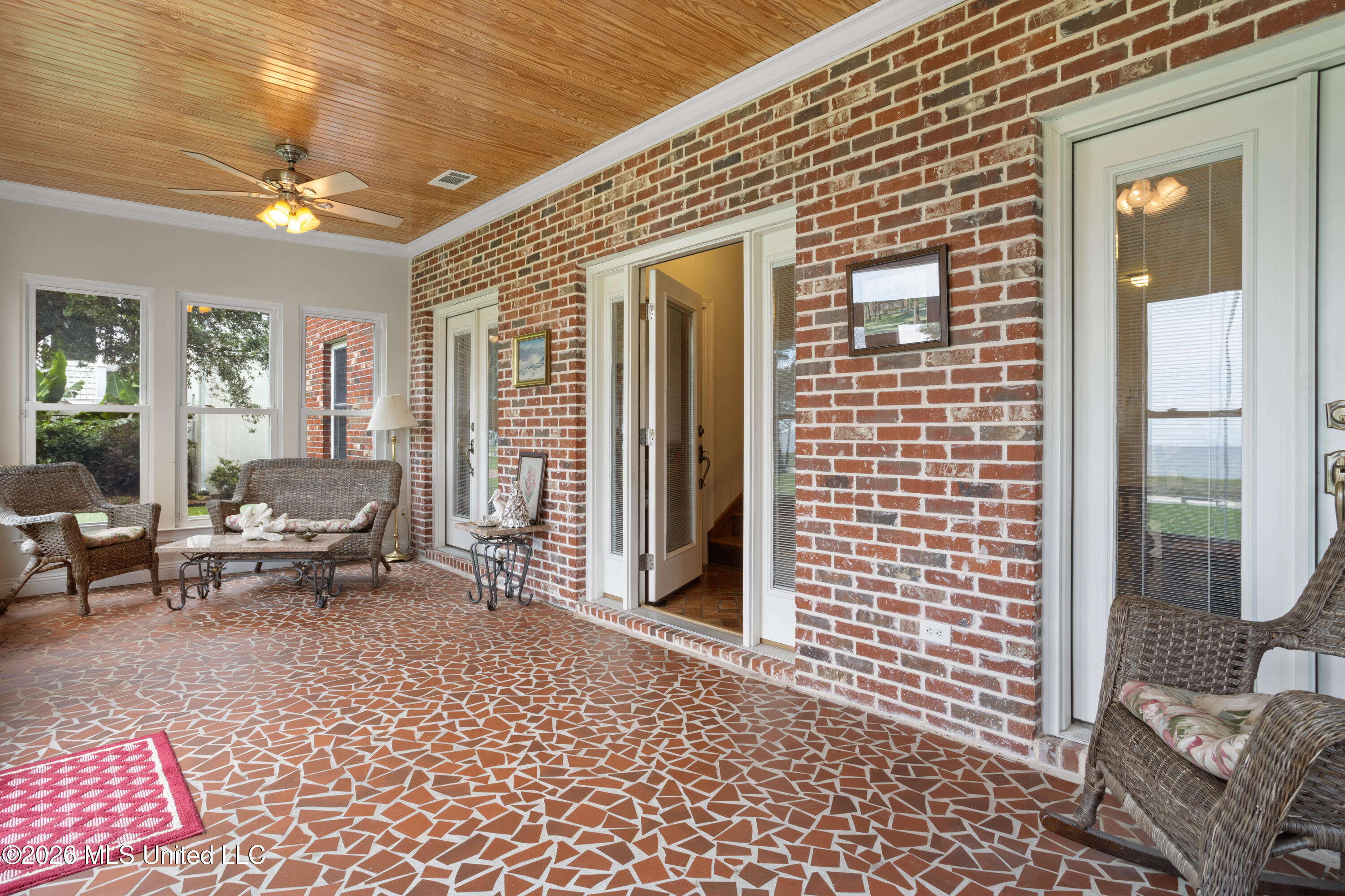 2211 Beach Boulevard Property Photo 9