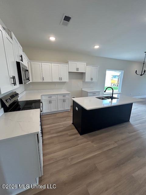 6039 Hickory Point Drive Property Photo 4