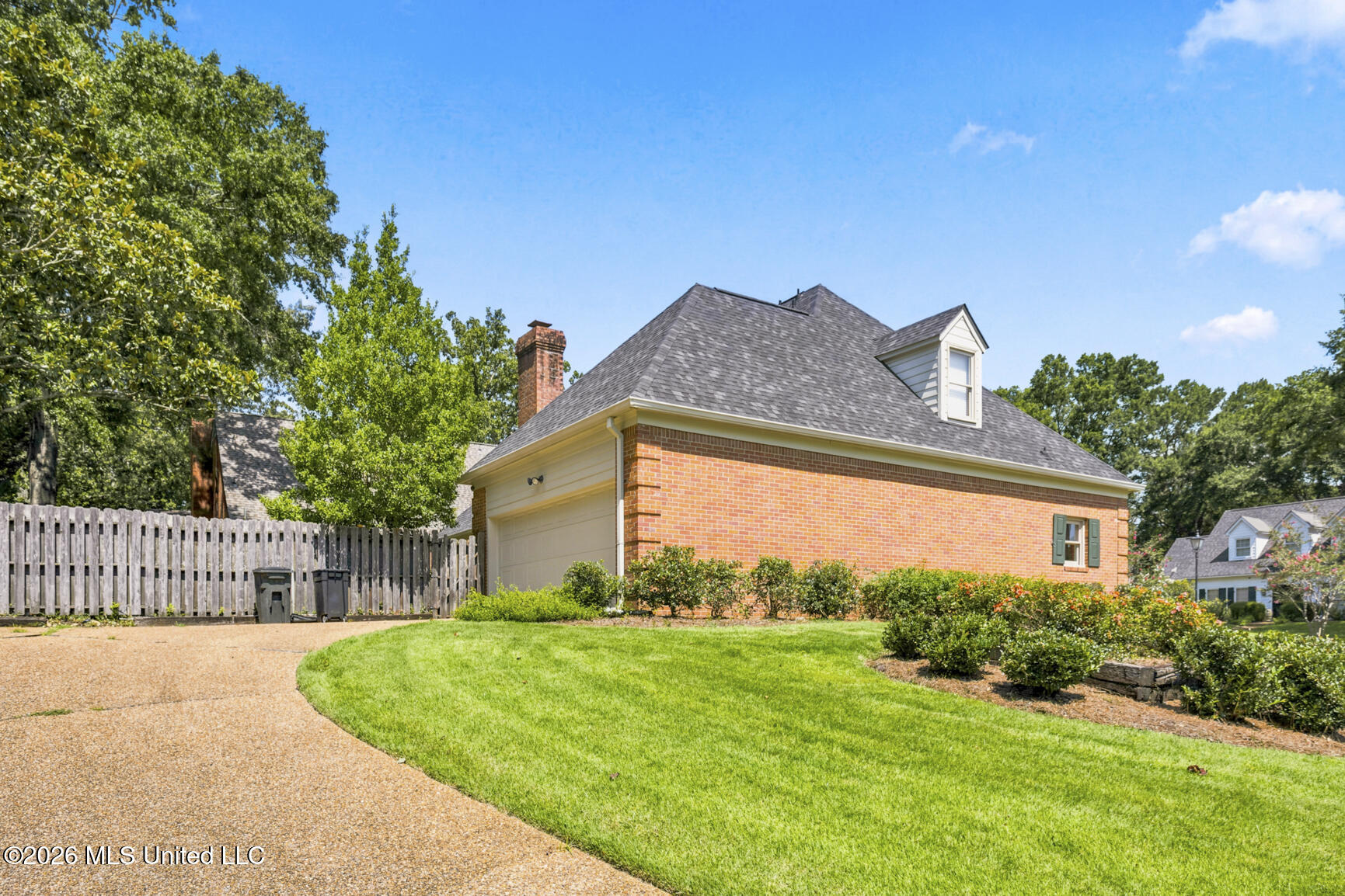 10 Moss Forest Place Property Photo 4