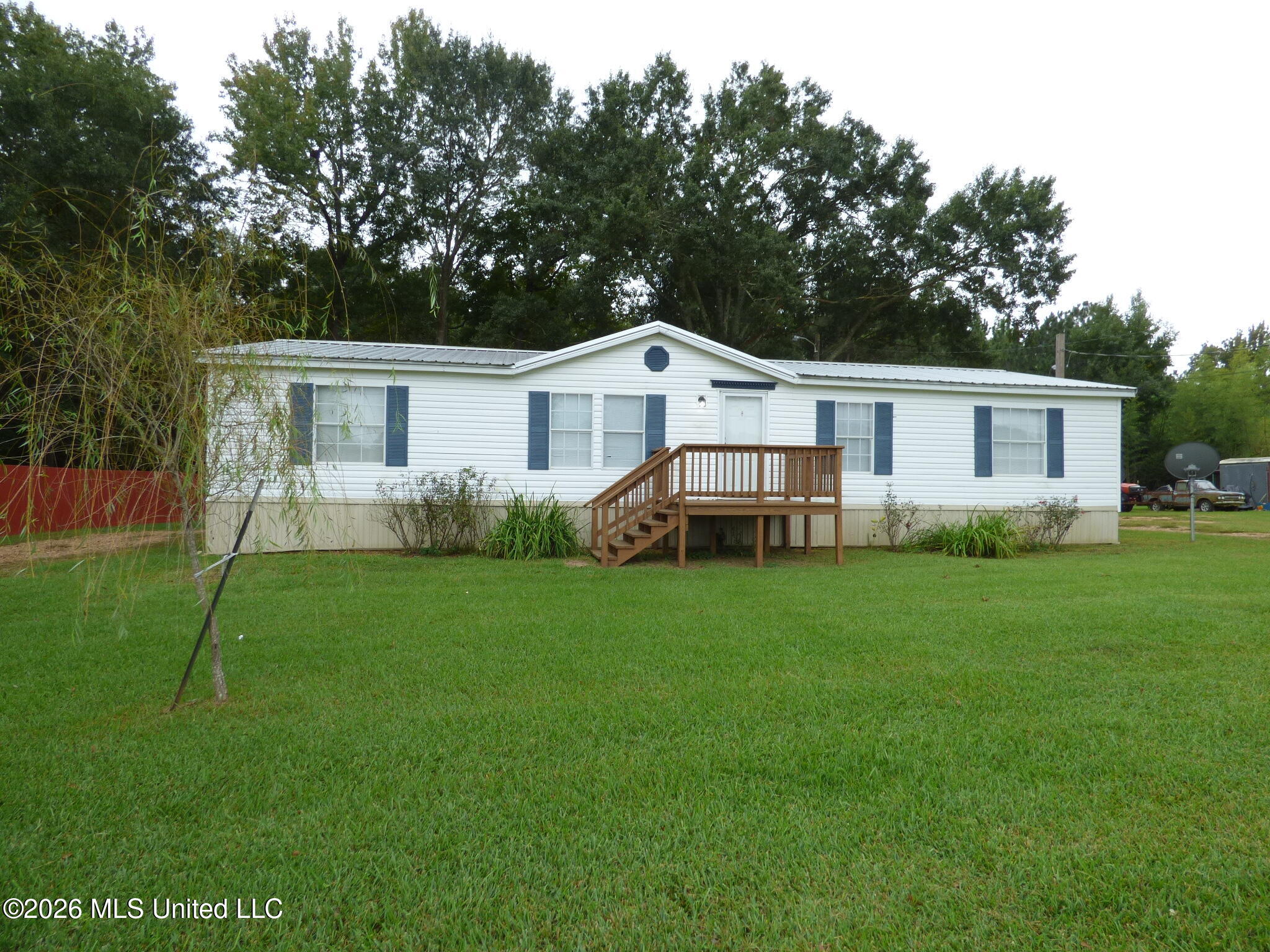 912 Old Highway 51 Property Photo 1
