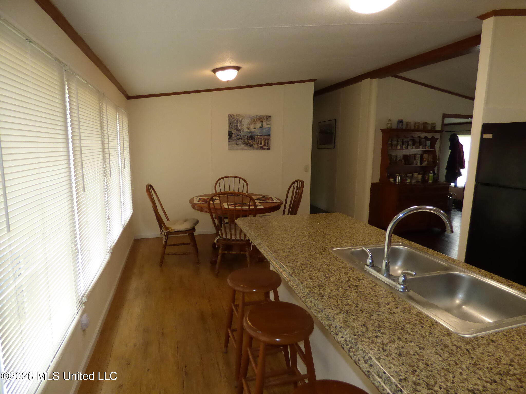 912 Old Highway 51 Property Photo 4